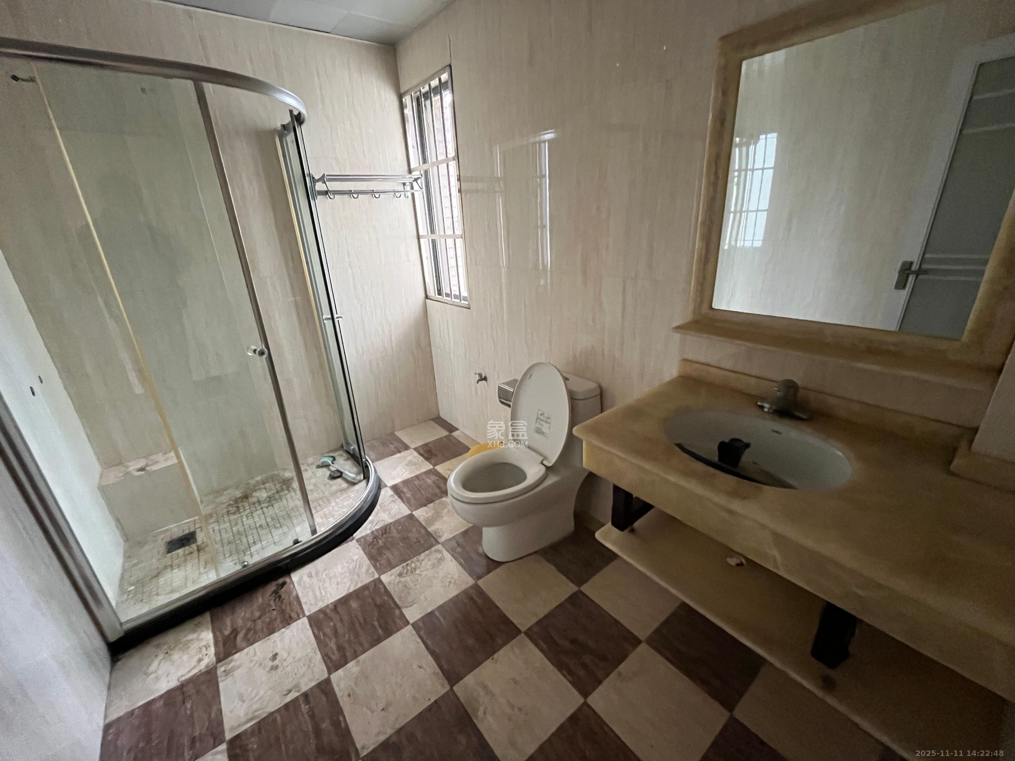 嘉宇盛世华章  4室2厅2卫    3500.0元/月室内图