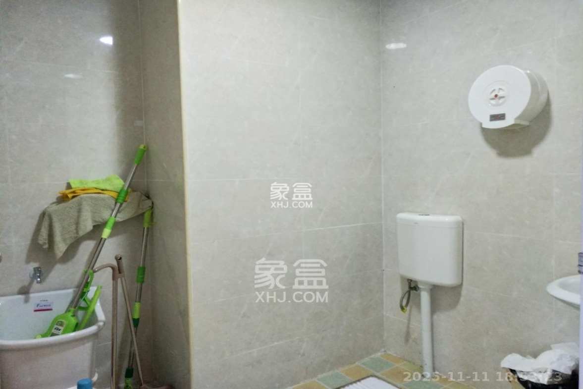 荣悦台 1室1厅1卫 2200.0元/月 荣悦台 1室1厅1卫 2200.0元/月室内图