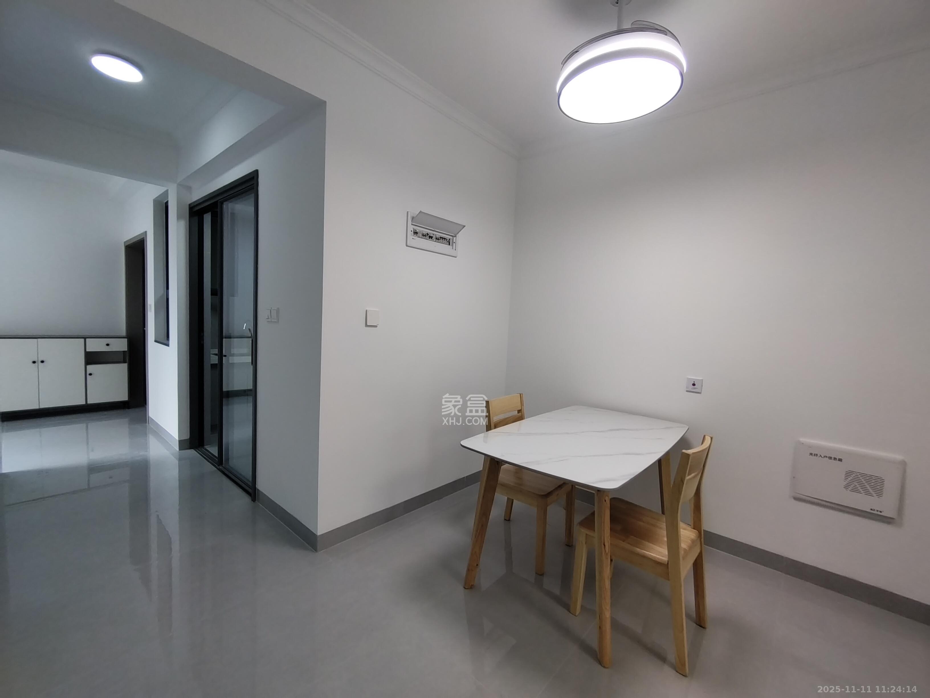 明发阅江悦府 3室2厅1卫 2400.0元/月 明发阅江悦府 3室2厅1卫 2400.0元/月室内图