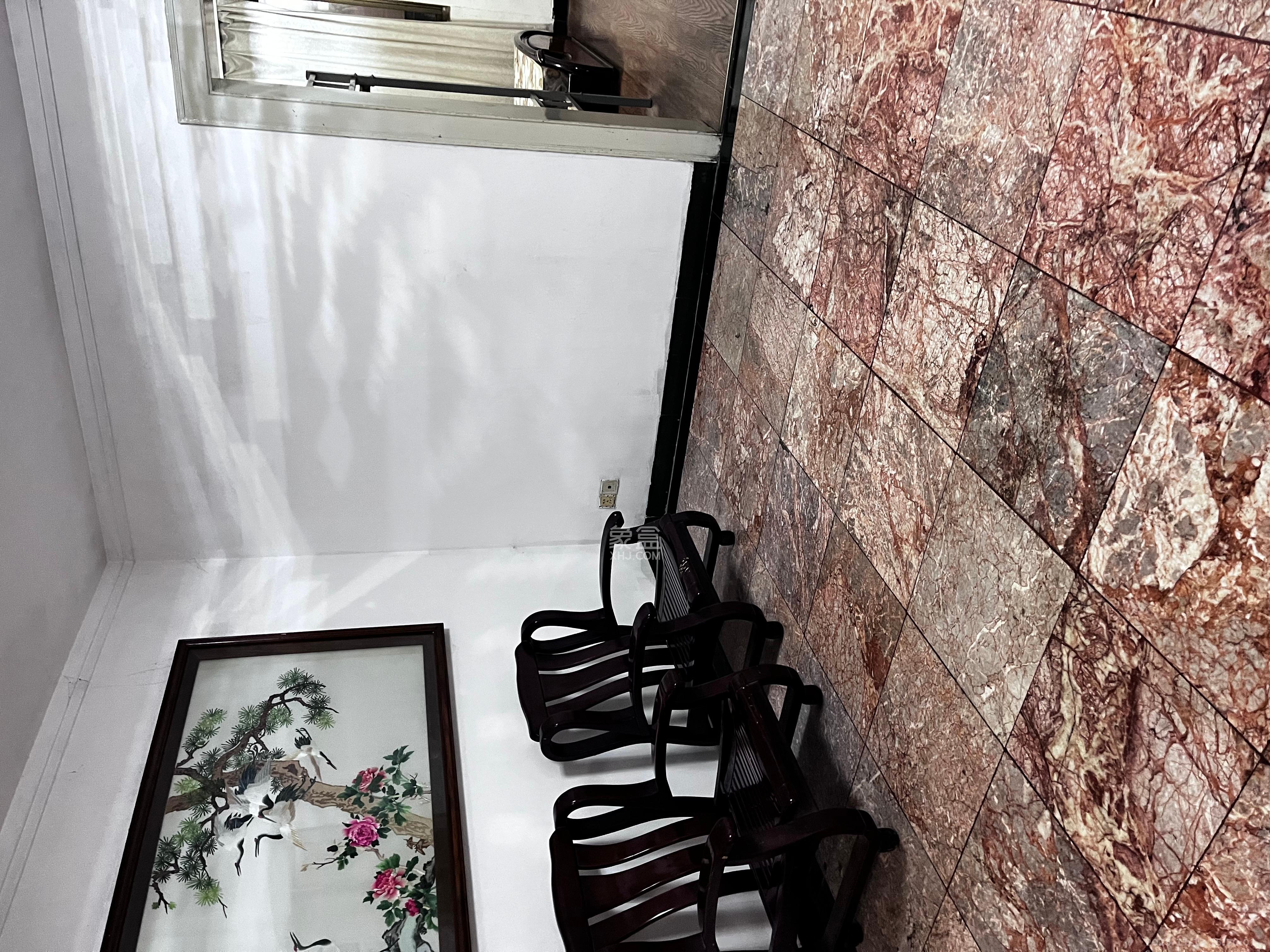 湘绣研究所南院  2室1厅1卫    2000.0元/月室内图