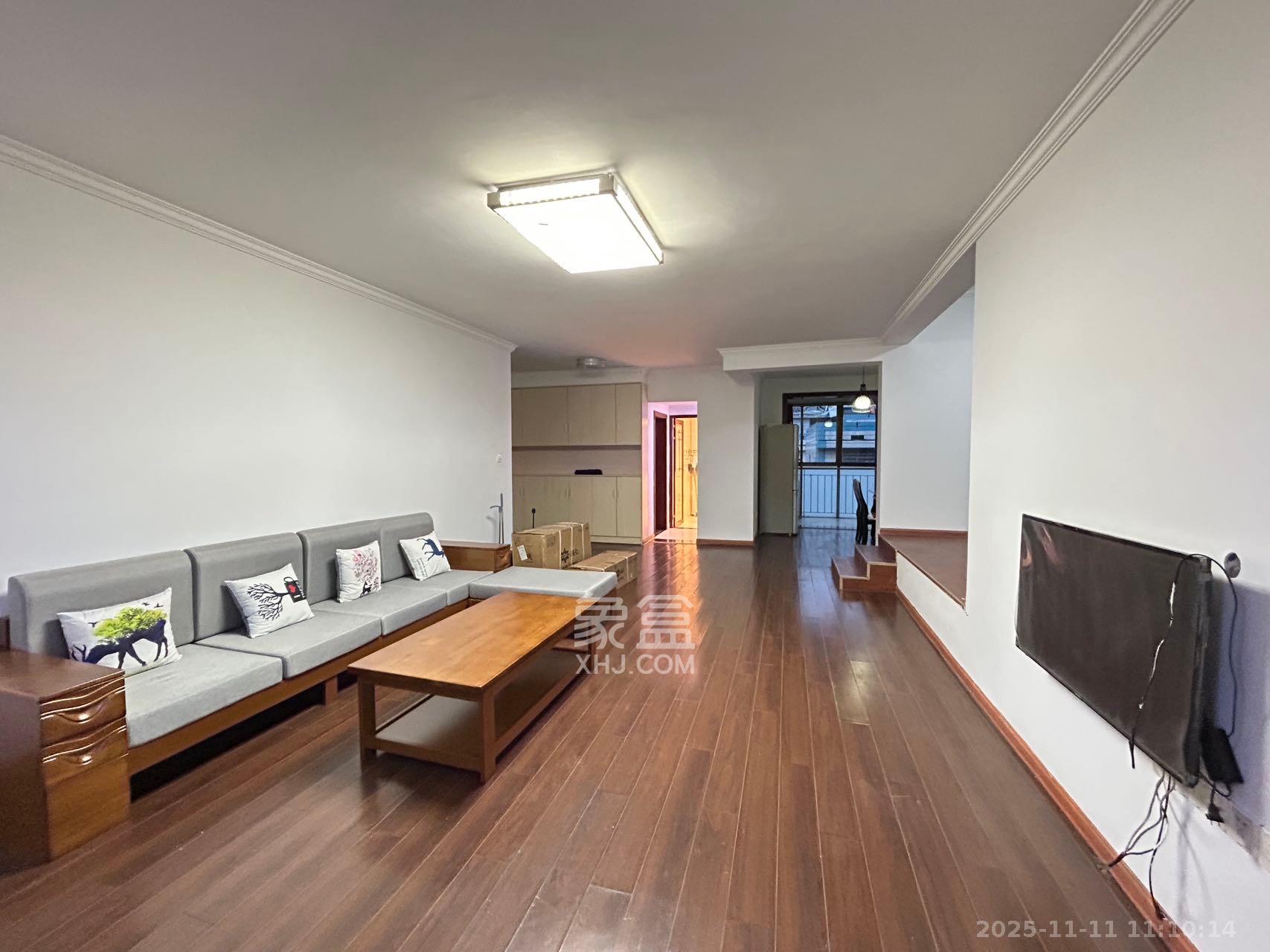 广厦新苑  4室2厅2卫    2500.0元/月室内图