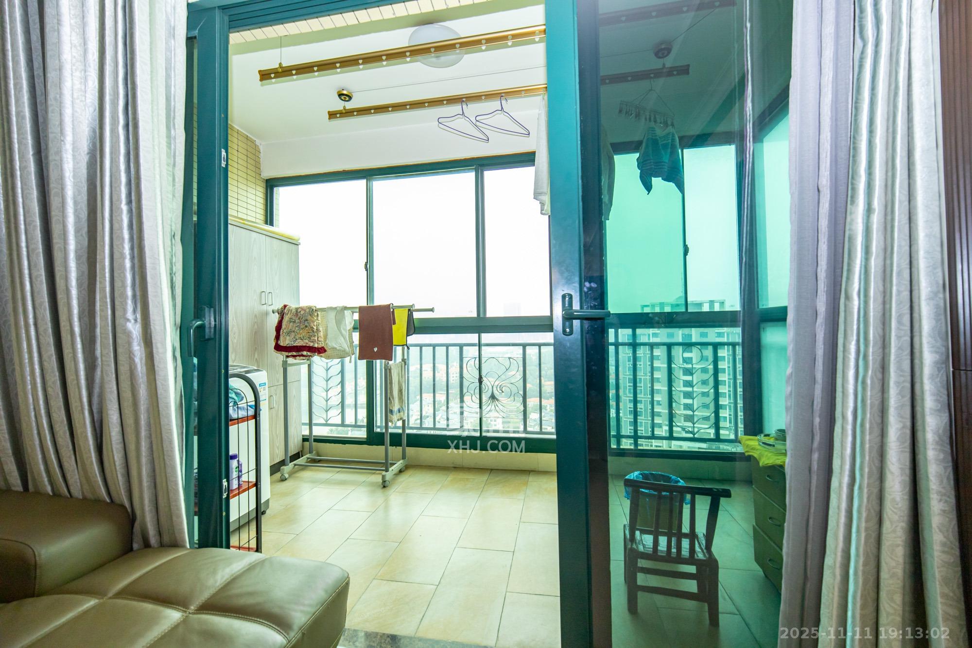 恒大雅苑  3室2厅2卫    103.0万阳台