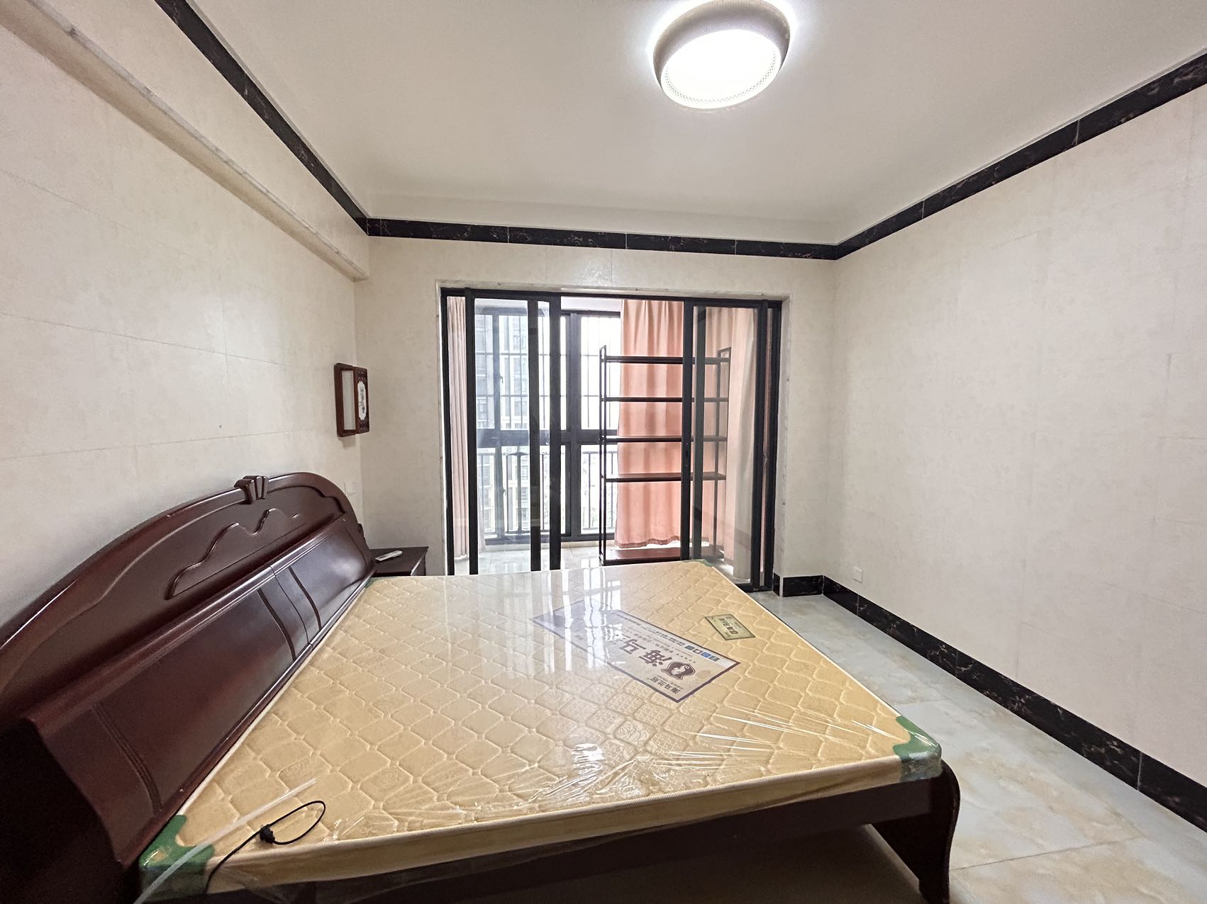 五源河公寓B区  3室2厅2卫    3000.0元/月室内图