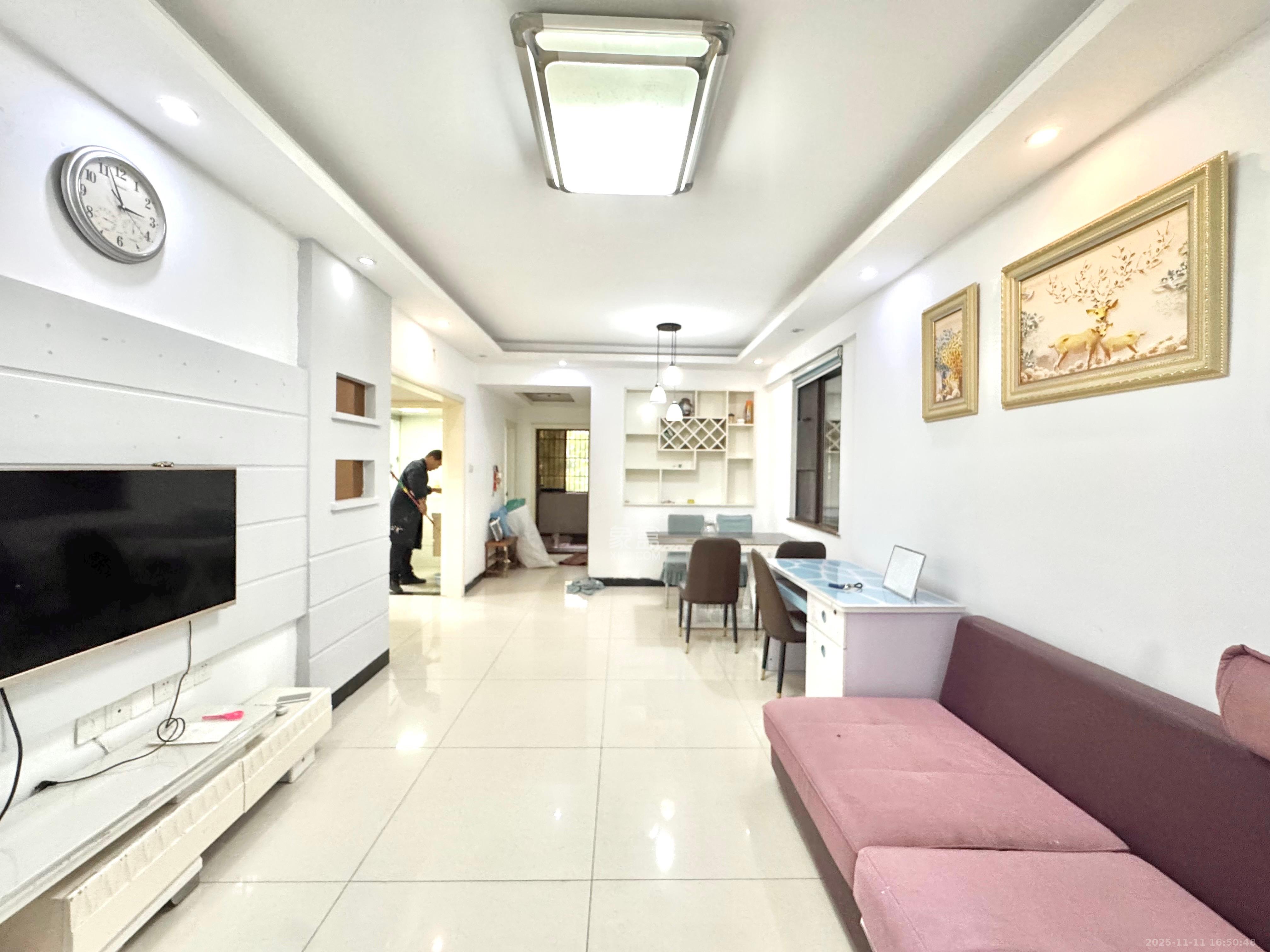 欧莱雅郡  3室1厅1卫    1700.0元/月室内图