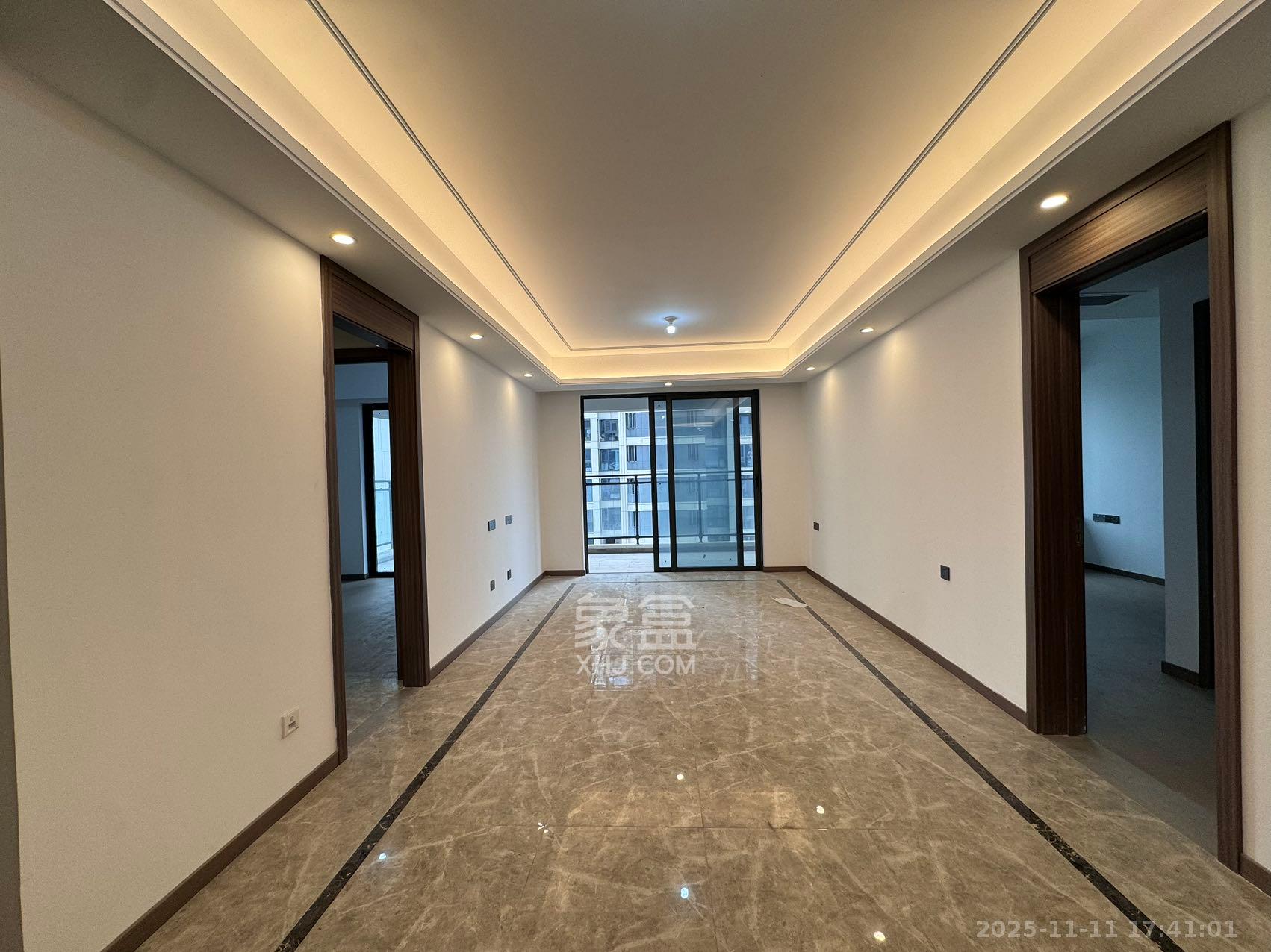 绿地V岛 3室2厅2卫 3300.0元/月 绿地V岛 3室2厅2卫 3300.0元/月室内图