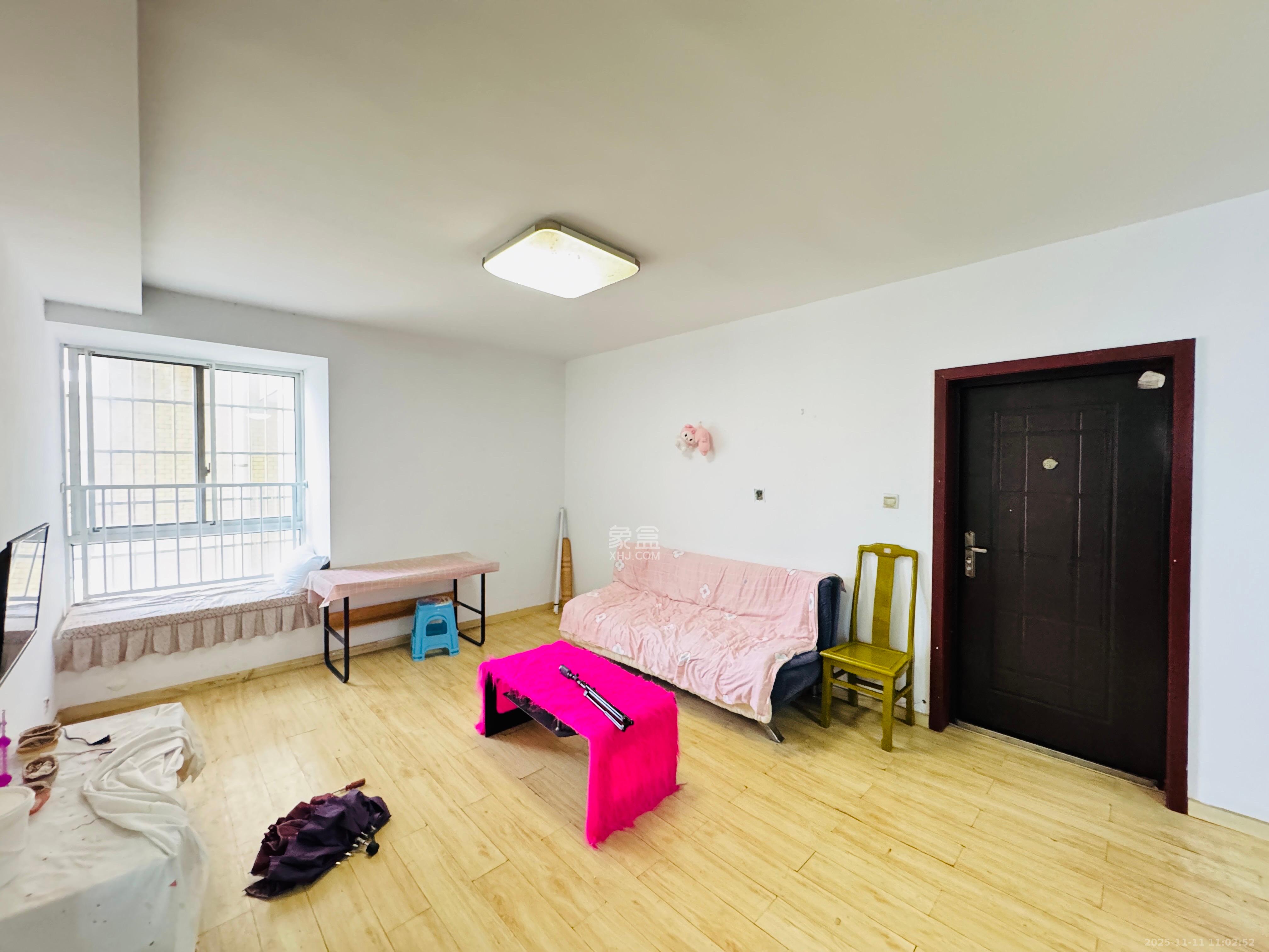 金碧文华  2室2厅1卫    1700.0元/月室内图