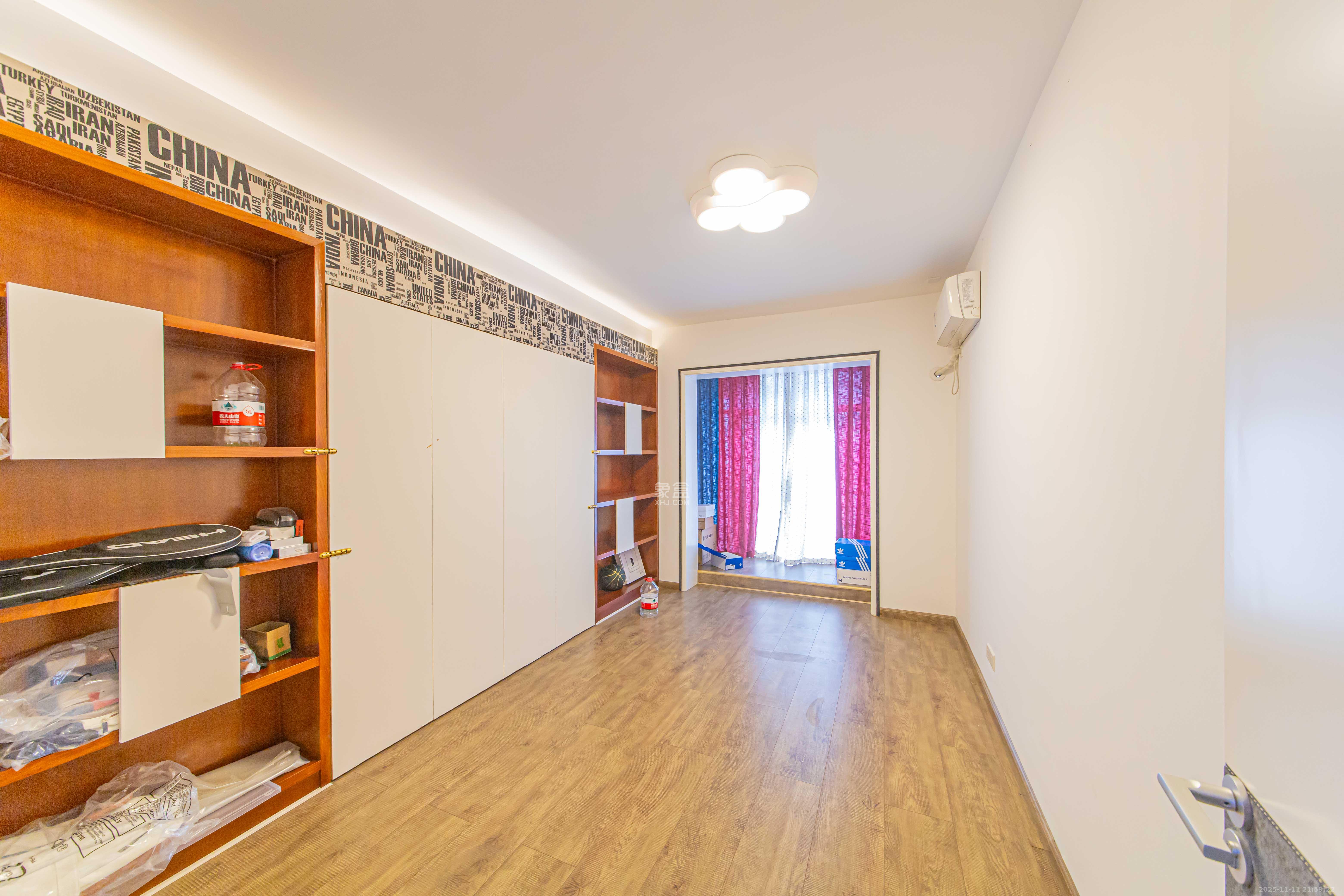 银桂苑  4室2厅2卫    135.0万卧室