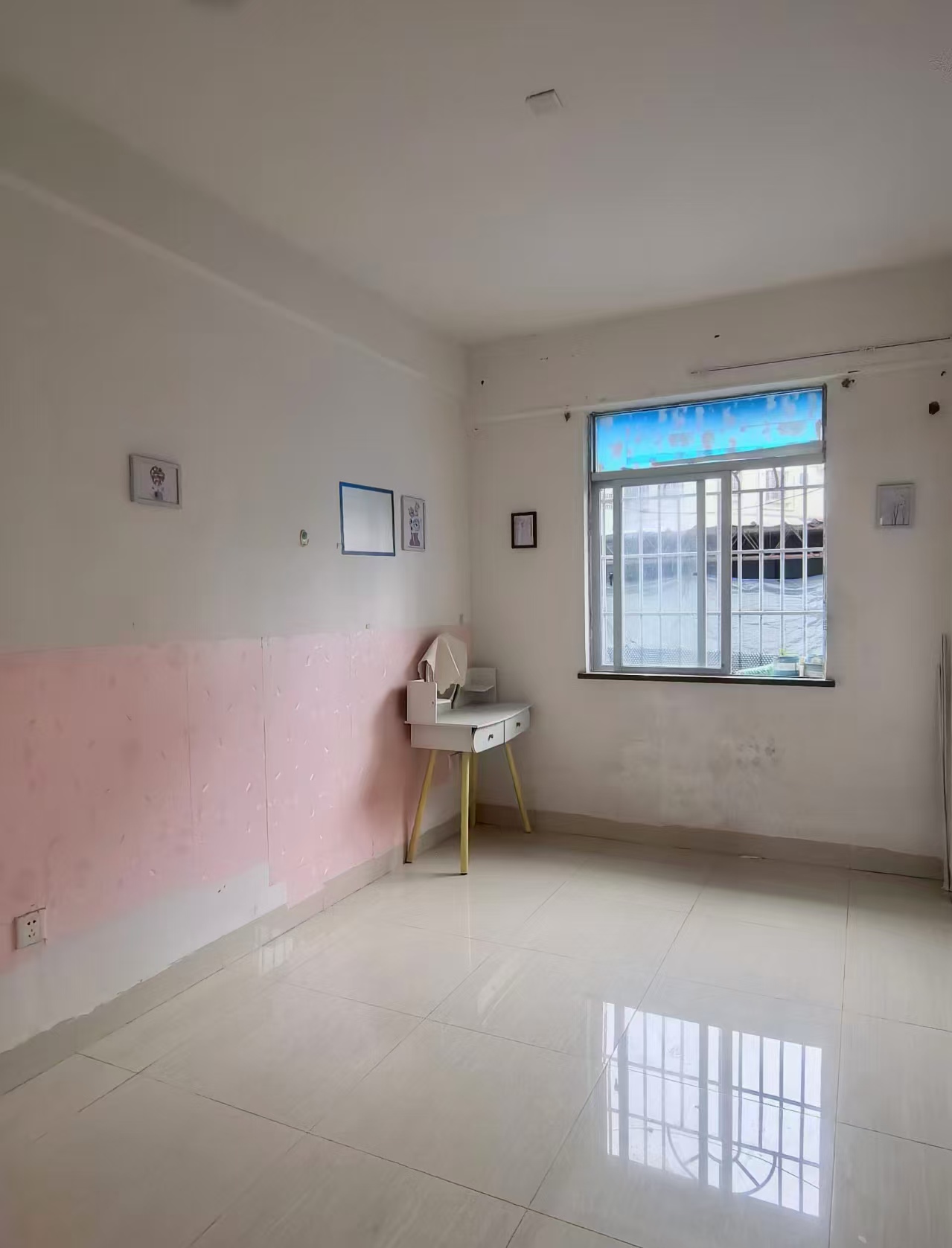 南北公寓  4室2厅2卫    2200.0元/月室内图