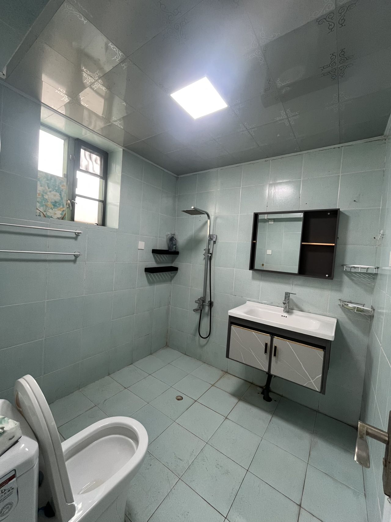 置地花园  3室2厅2卫    3600.0元/月室内图