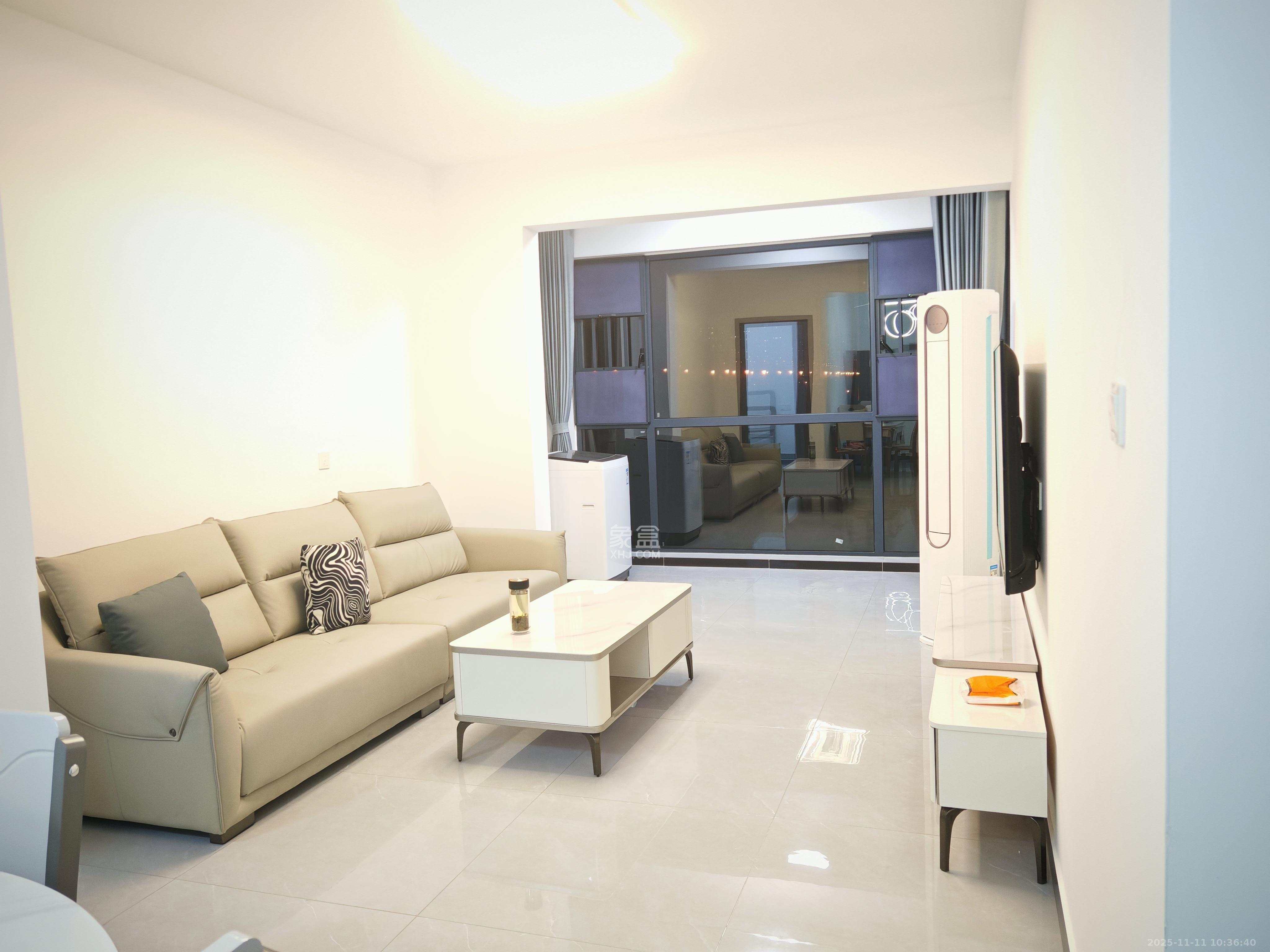 山水新城  2室2厅1卫    2000.0元/月