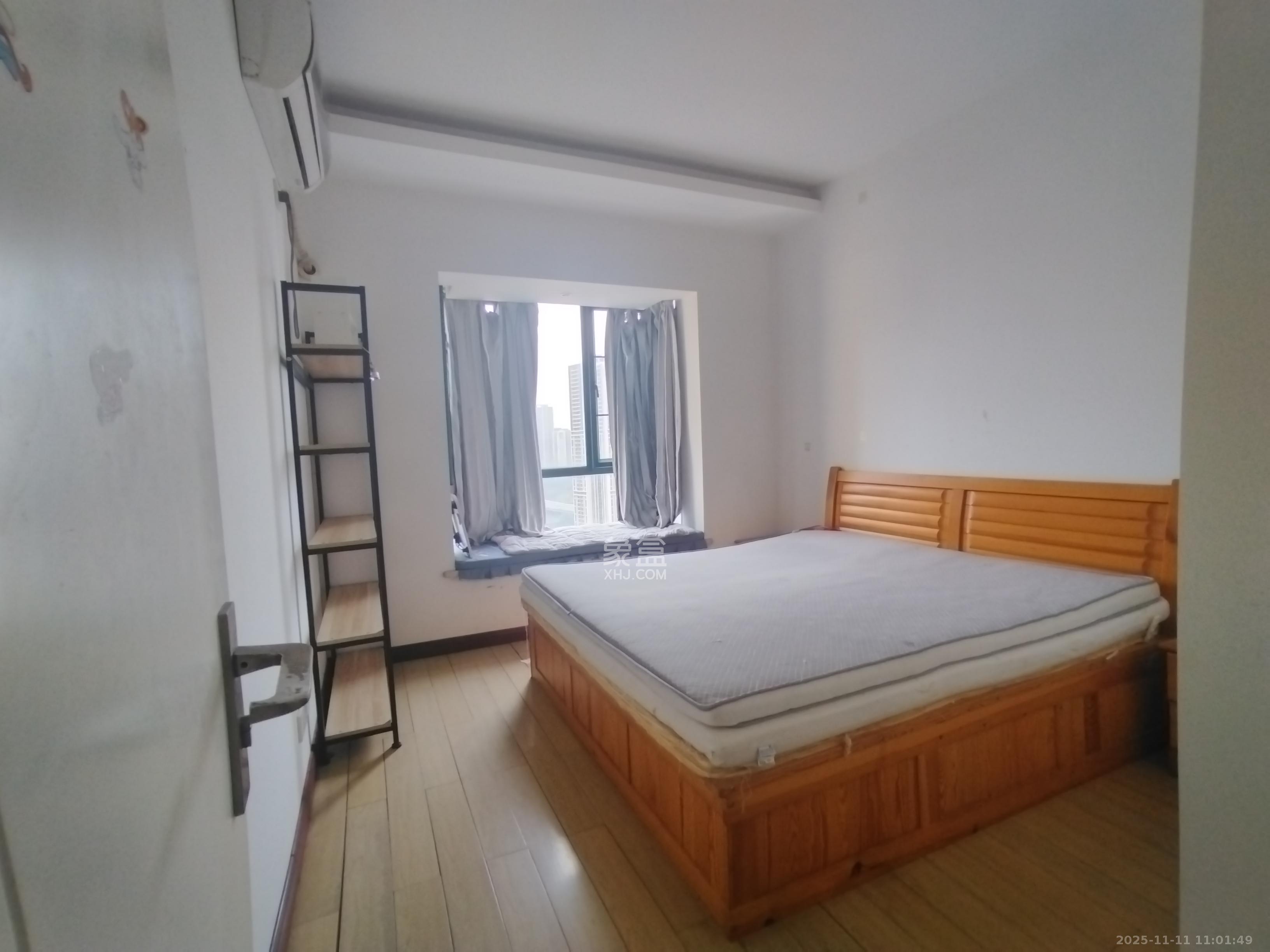 滨江金座 3室2厅2卫 3200.0元/月 滨江金座 3室2厅2卫 3200.0元/月室内图