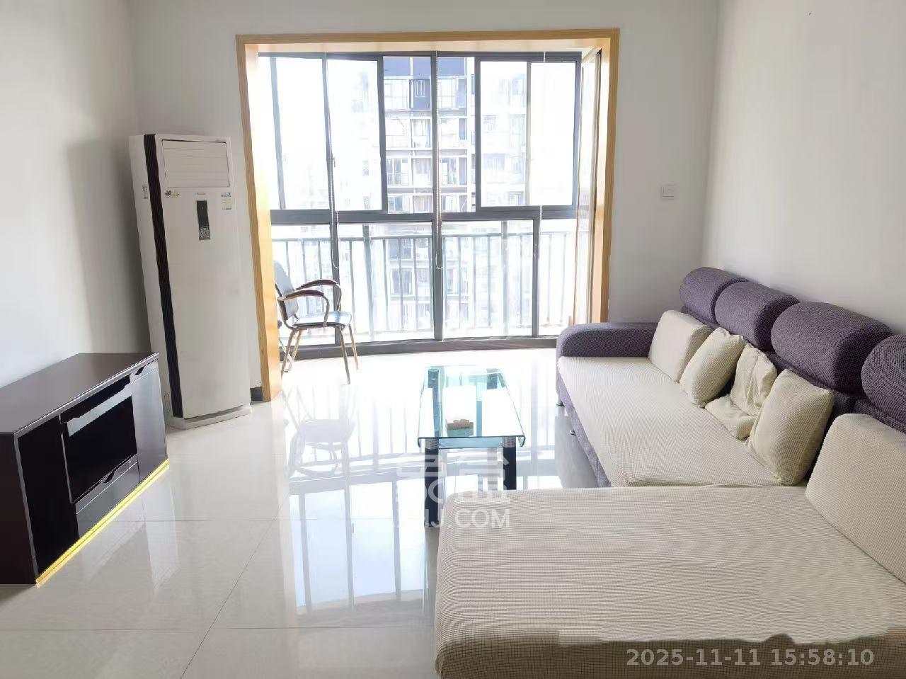 金麓国际 2室2厅1卫 2200.0元/月 金麓国际 2室2厅1卫 2200.0元/月室内图