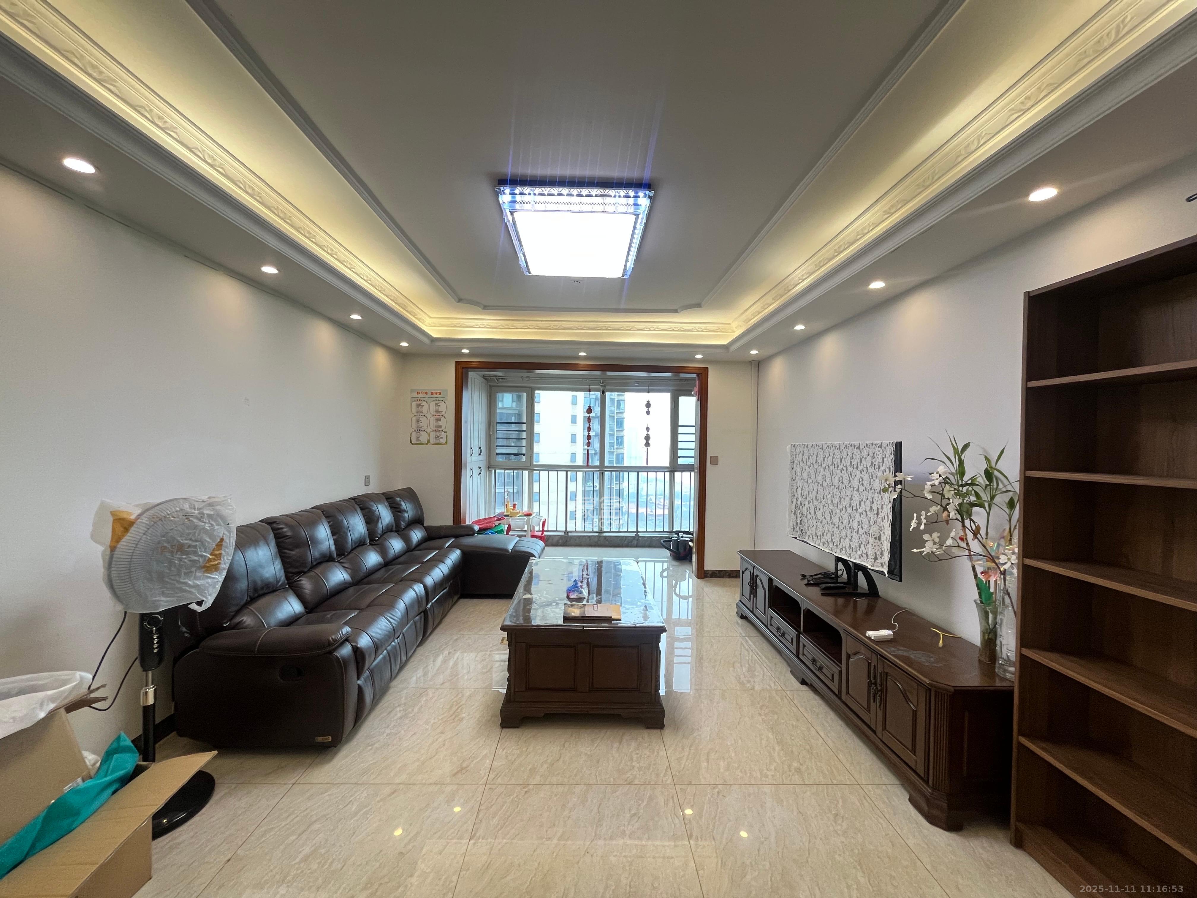 北辰三角洲E6区  4室2厅2卫    4200.0元/月室内图