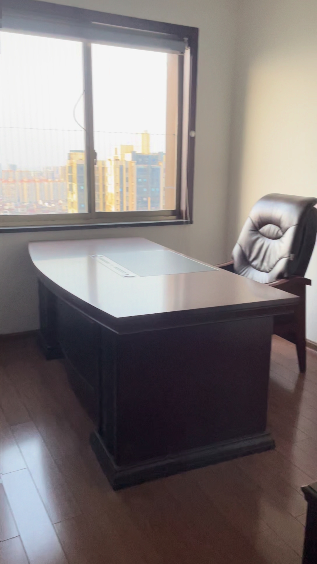 金源大厦  4室2厅1卫    1800.0元/月室内图