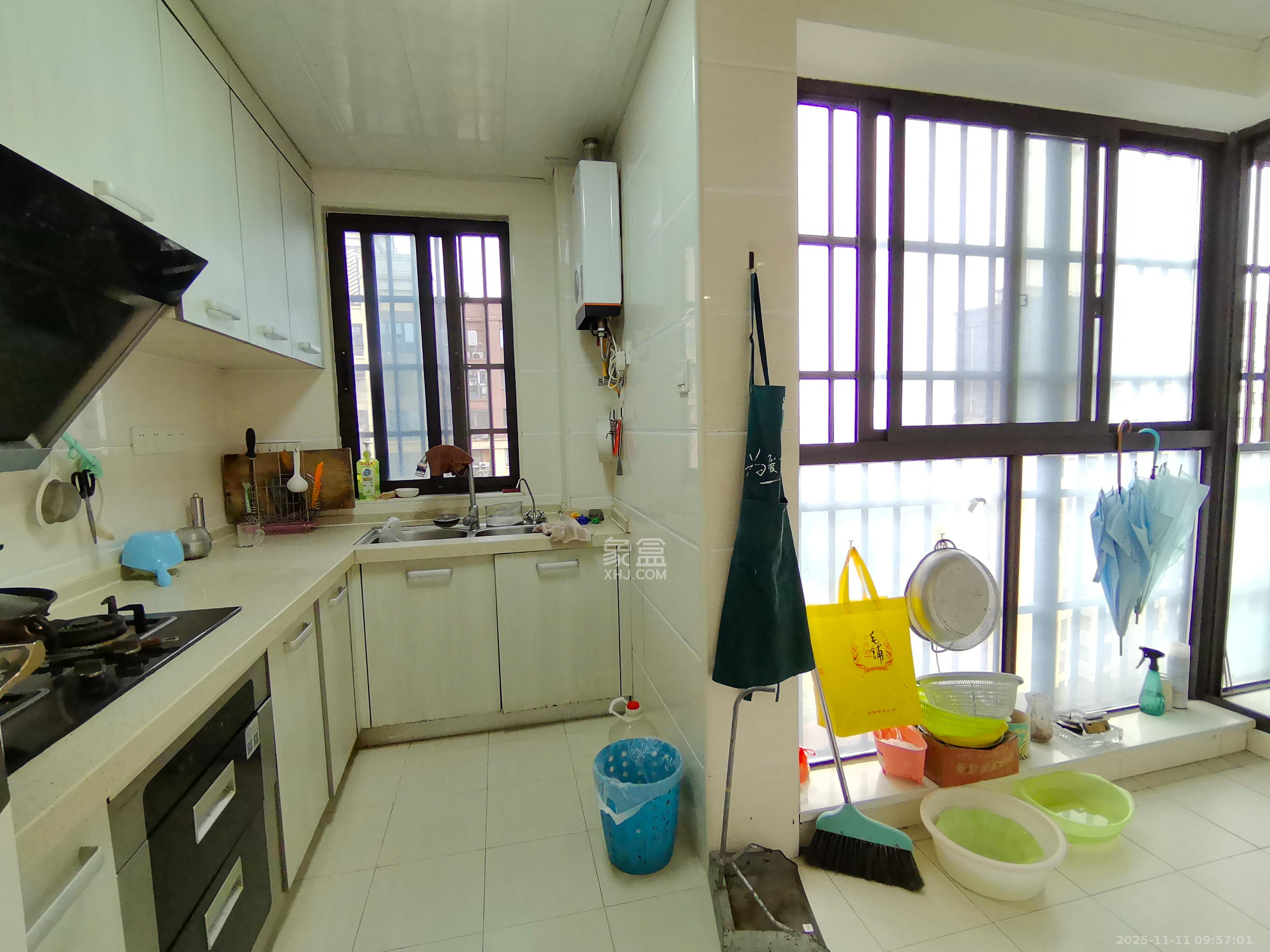 奥克斯缔壹城  3室1厅2卫    2600.0元/月室内图