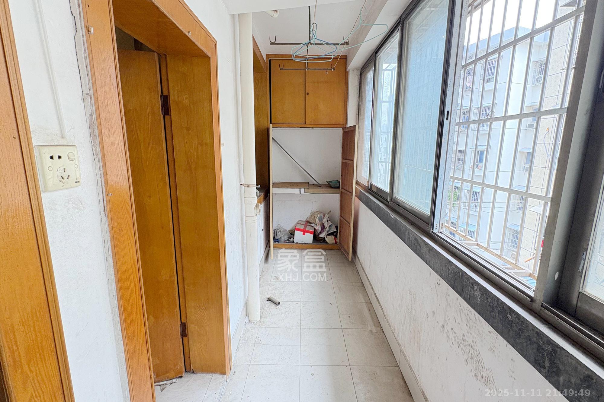 通泰街商居楼  3室1厅1卫    55.0万阳台