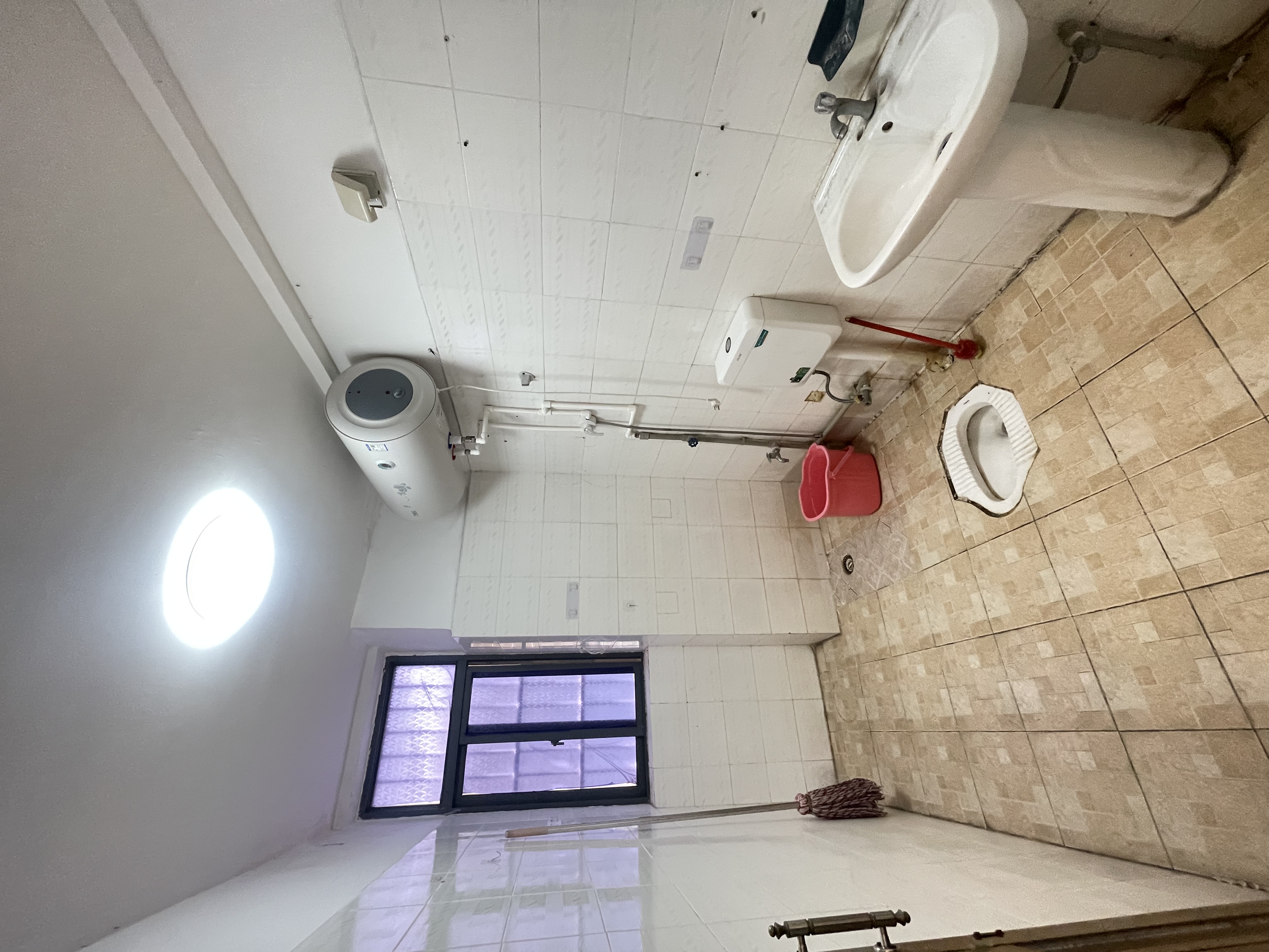 金海广场 3室2厅2卫 2800.0元/月 金海广场 3室2厅2卫 2800.0元/月室内图