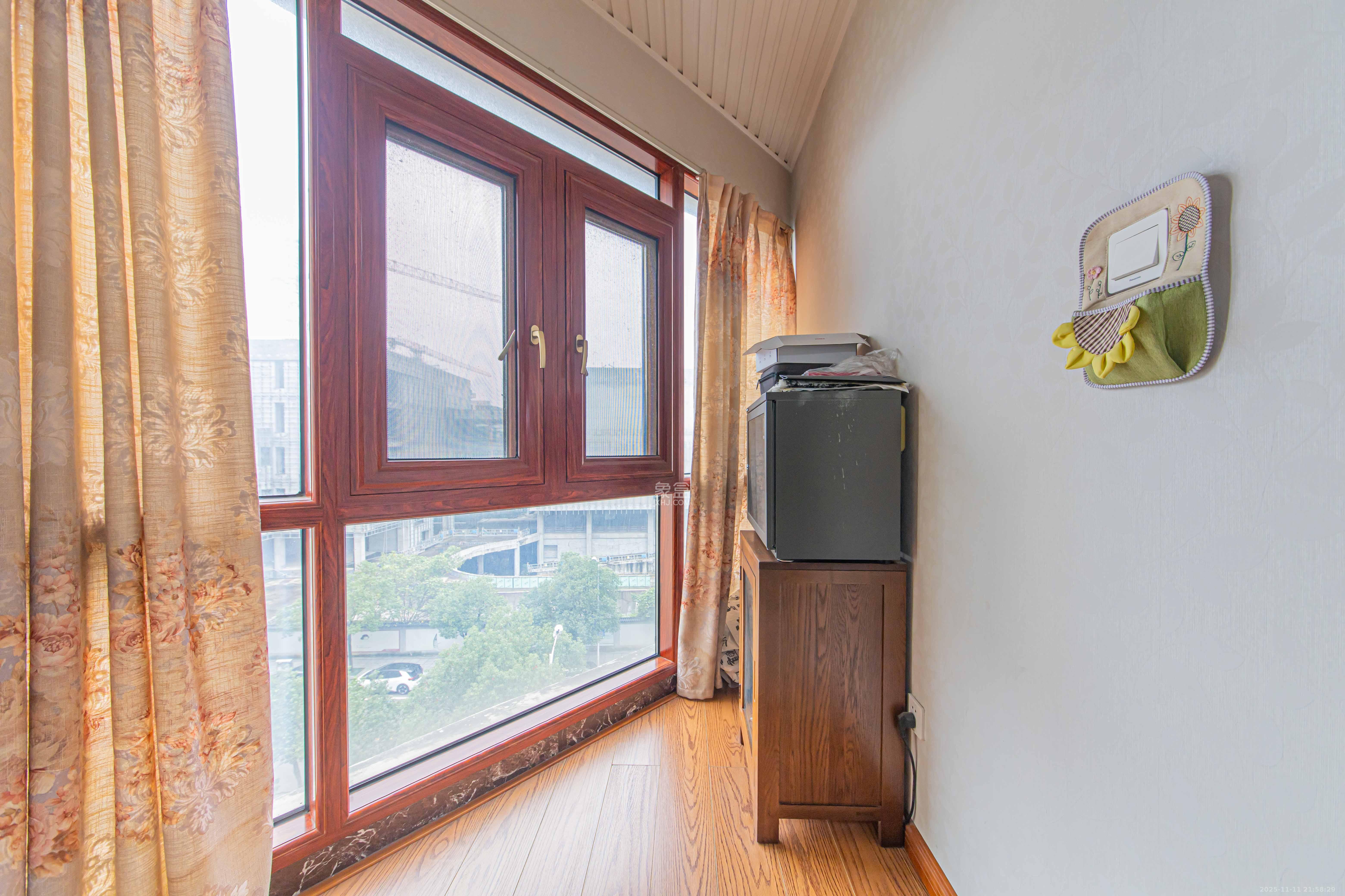 现代雅境园 2室2厅1卫 130.0万 现代雅境园 2室2厅1卫 130.0万阳台