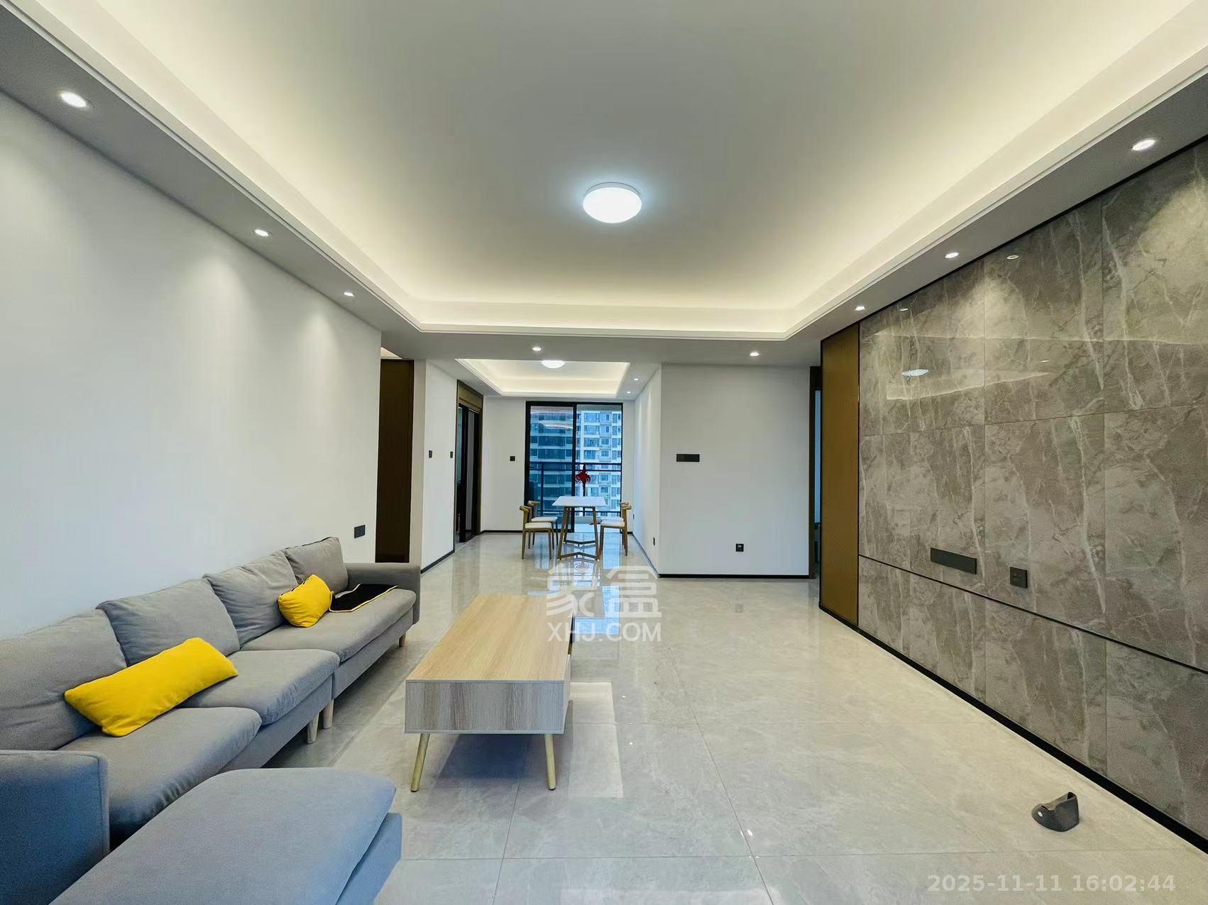 长房云西府一期 4室2厅2卫 3300.0元/月 长房云西府一期 4室2厅2卫 3300.0元/月室内图