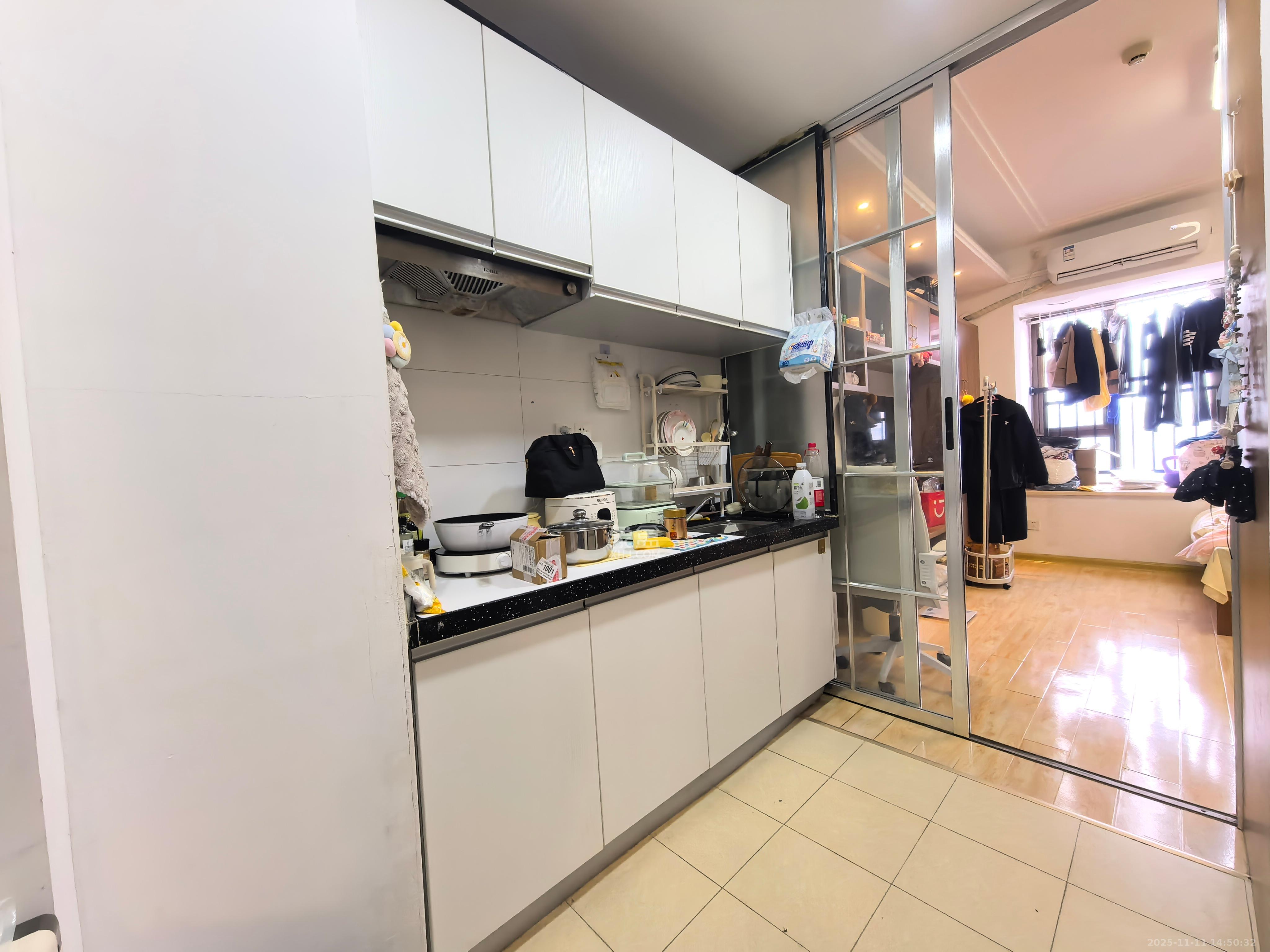 江山帝景哈佛  1室1厅1卫    1300.0元/月室内图