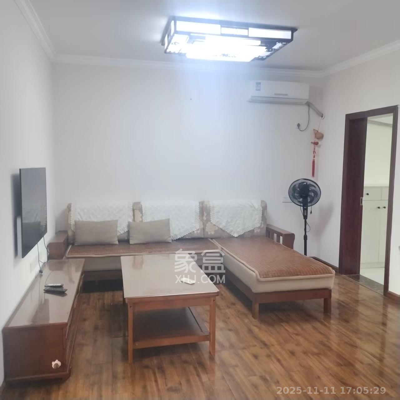 广盛华苑  3室2厅1卫    2500.0元/月