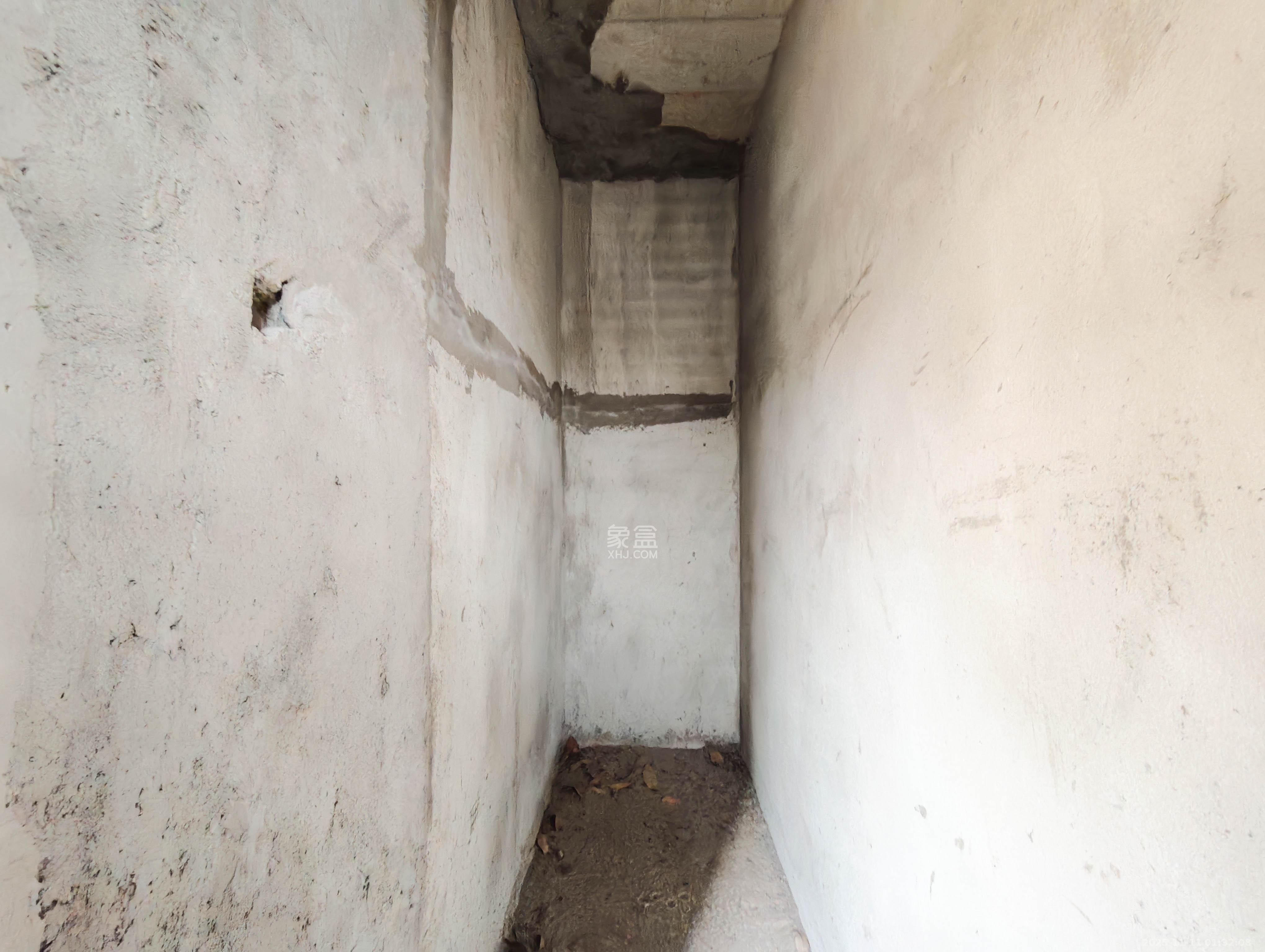 保利城（中航城国际社区、郡原美村）  4室2厅2卫    126.8万阳台