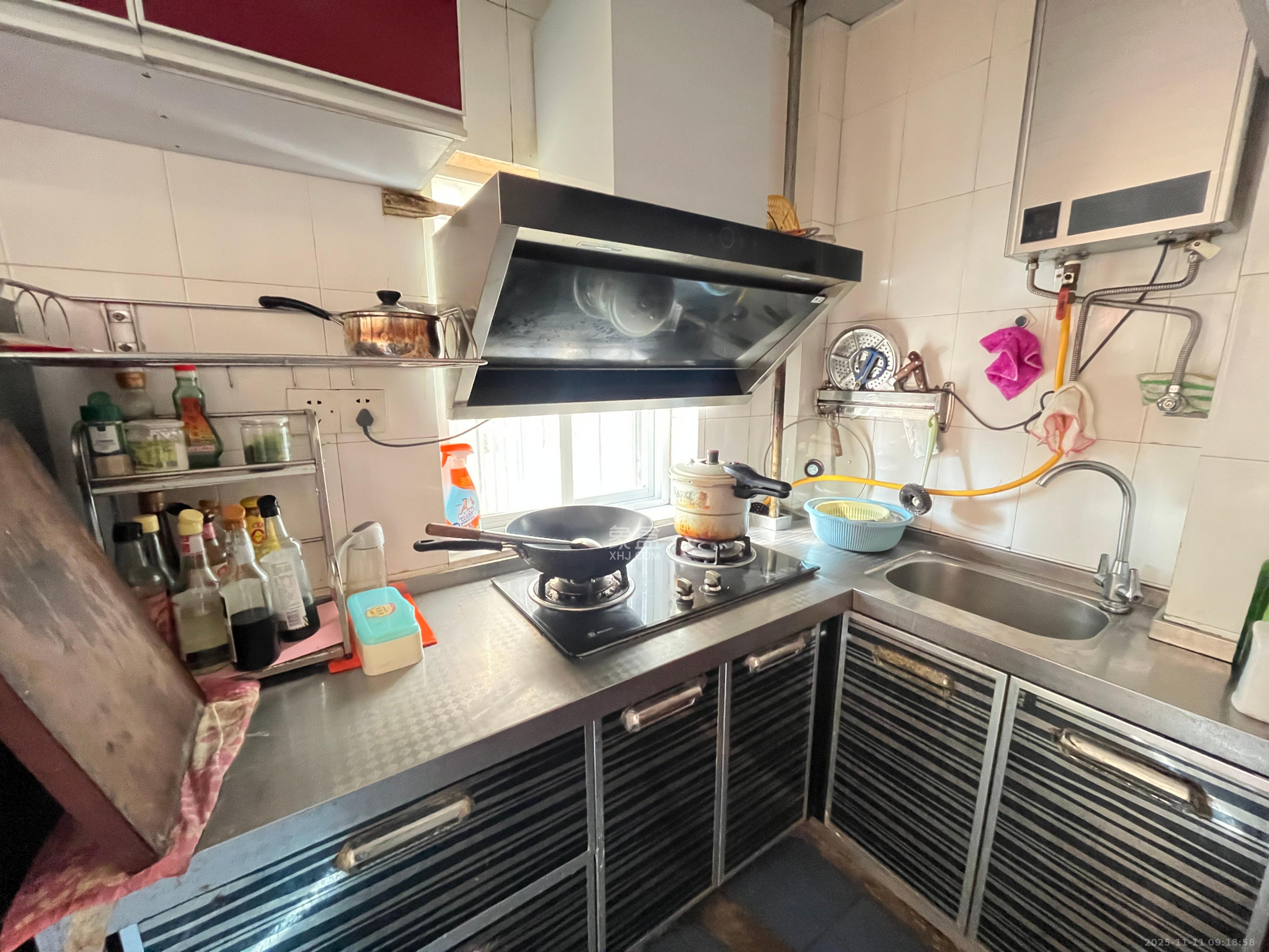 星语林名园 1室1厅1卫 1100.0元/月 星语林名园 1室1厅1卫 1100.0元/月室内图