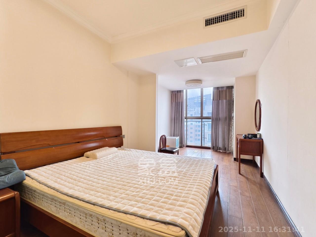 西岸润泽府  4室2厅2卫    4500.0元/月室内图