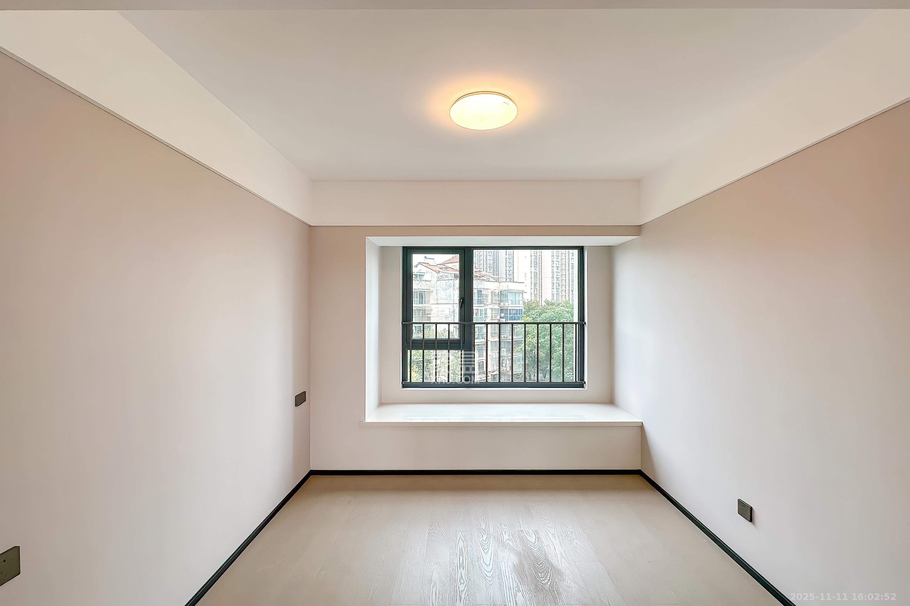 万科半岛国际  3室2厅2卫    180.0万卧室