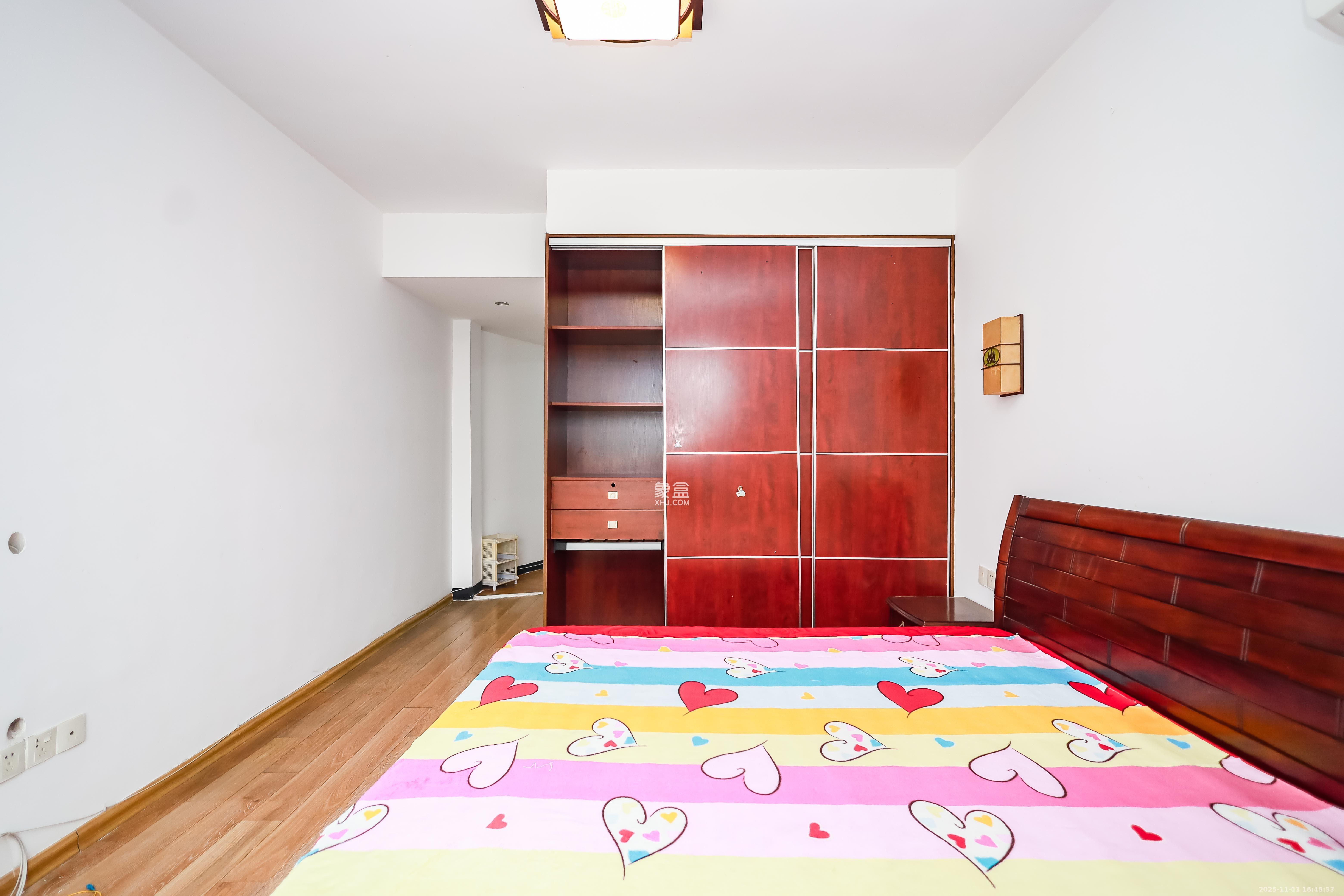 美林银谷  1室1厅1卫    1300.0元/月室内图