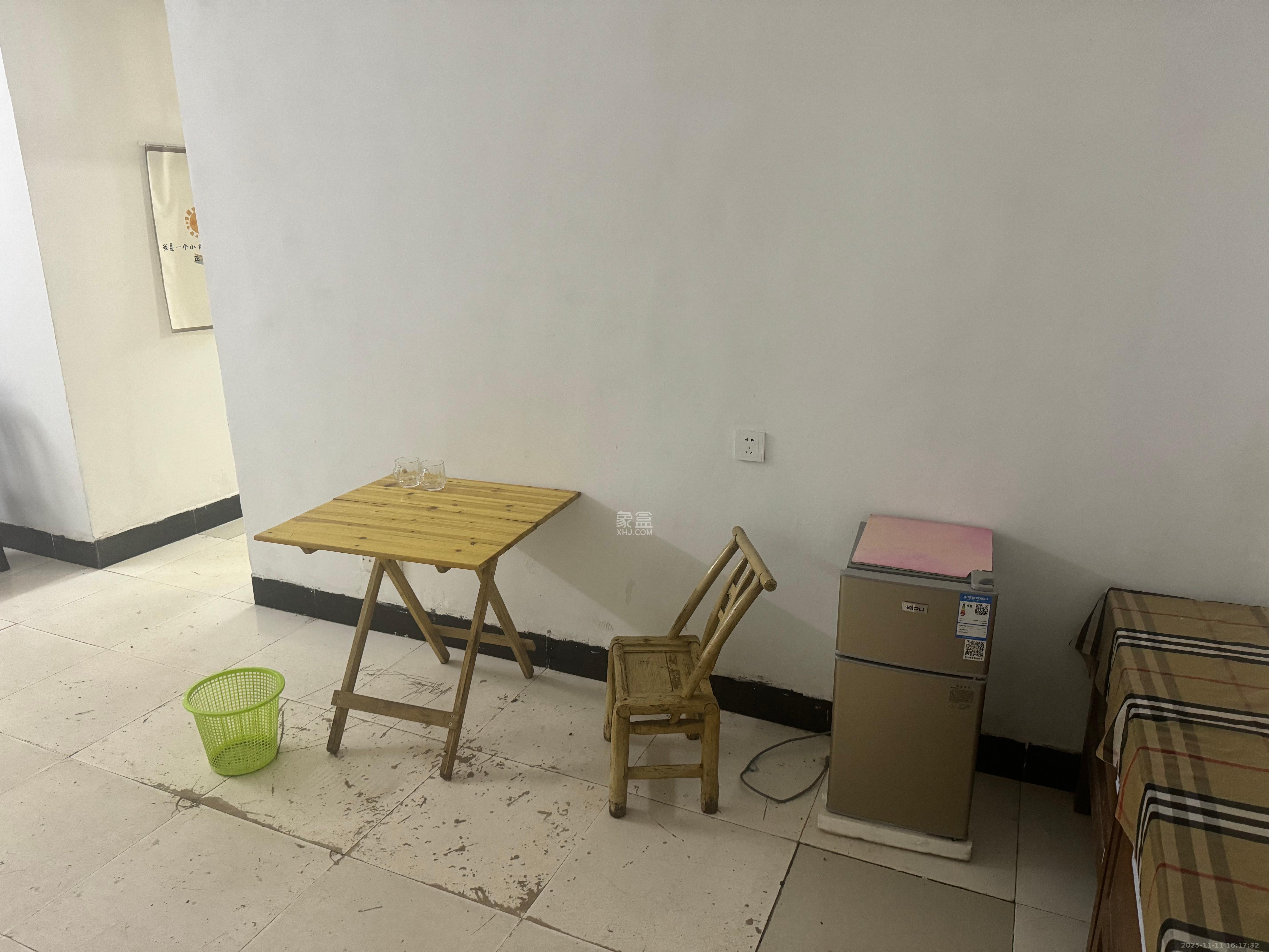 南湖公寓（万顺公寓）  1室1厅1卫    1000.0元/月