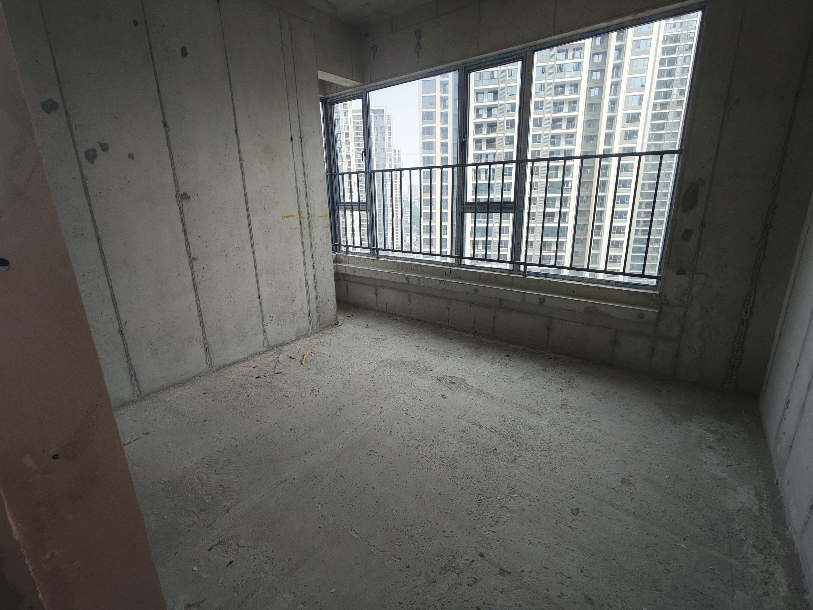 湘中府央玺  1室0厅0卫    86.8万客厅