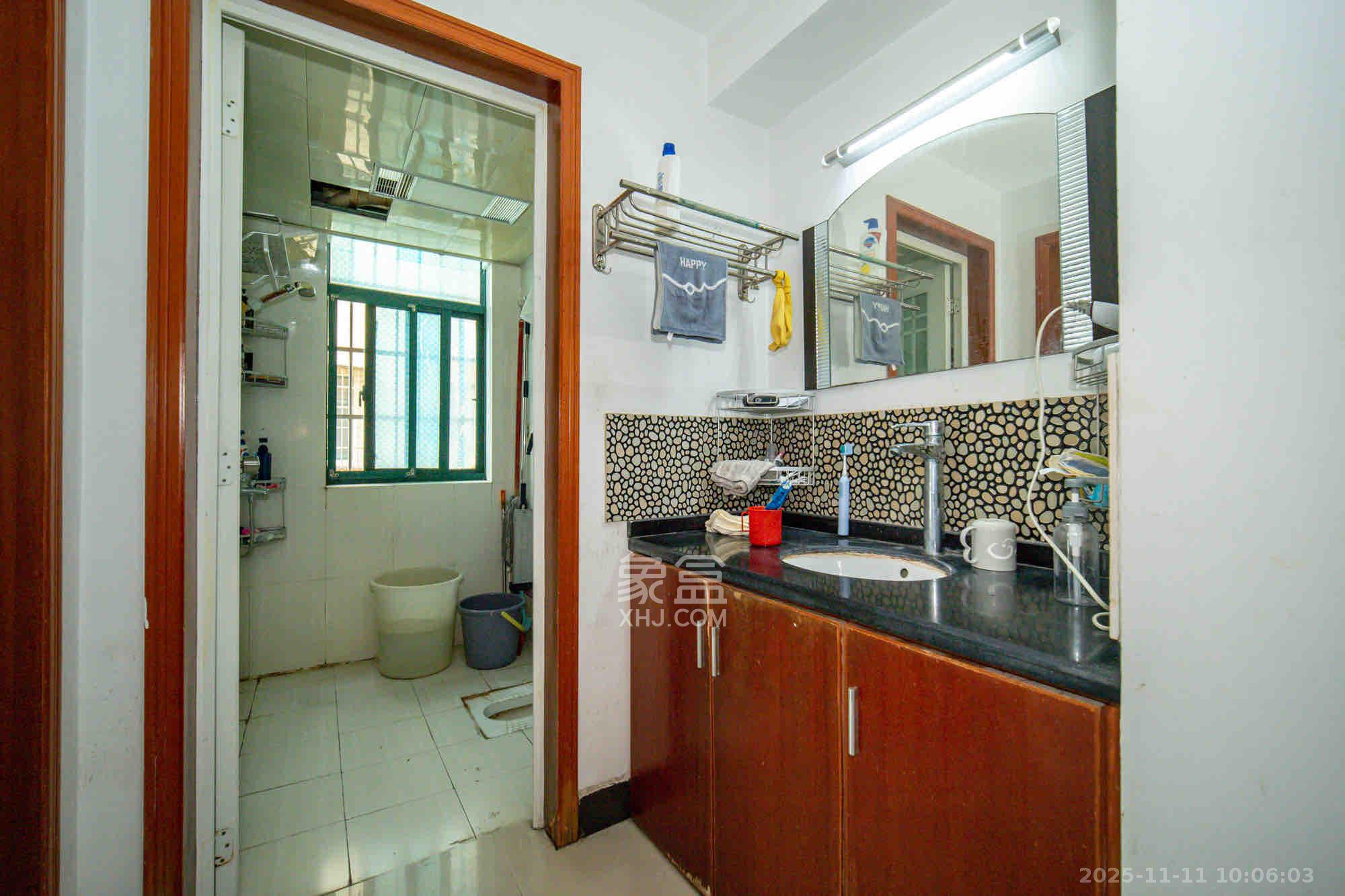 天和华城  3室2厅2卫    2000.0元/月室内图