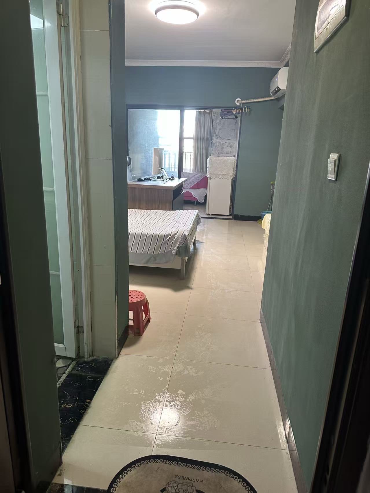 中建国际大厦  1室1厅1卫    1100.0元/月