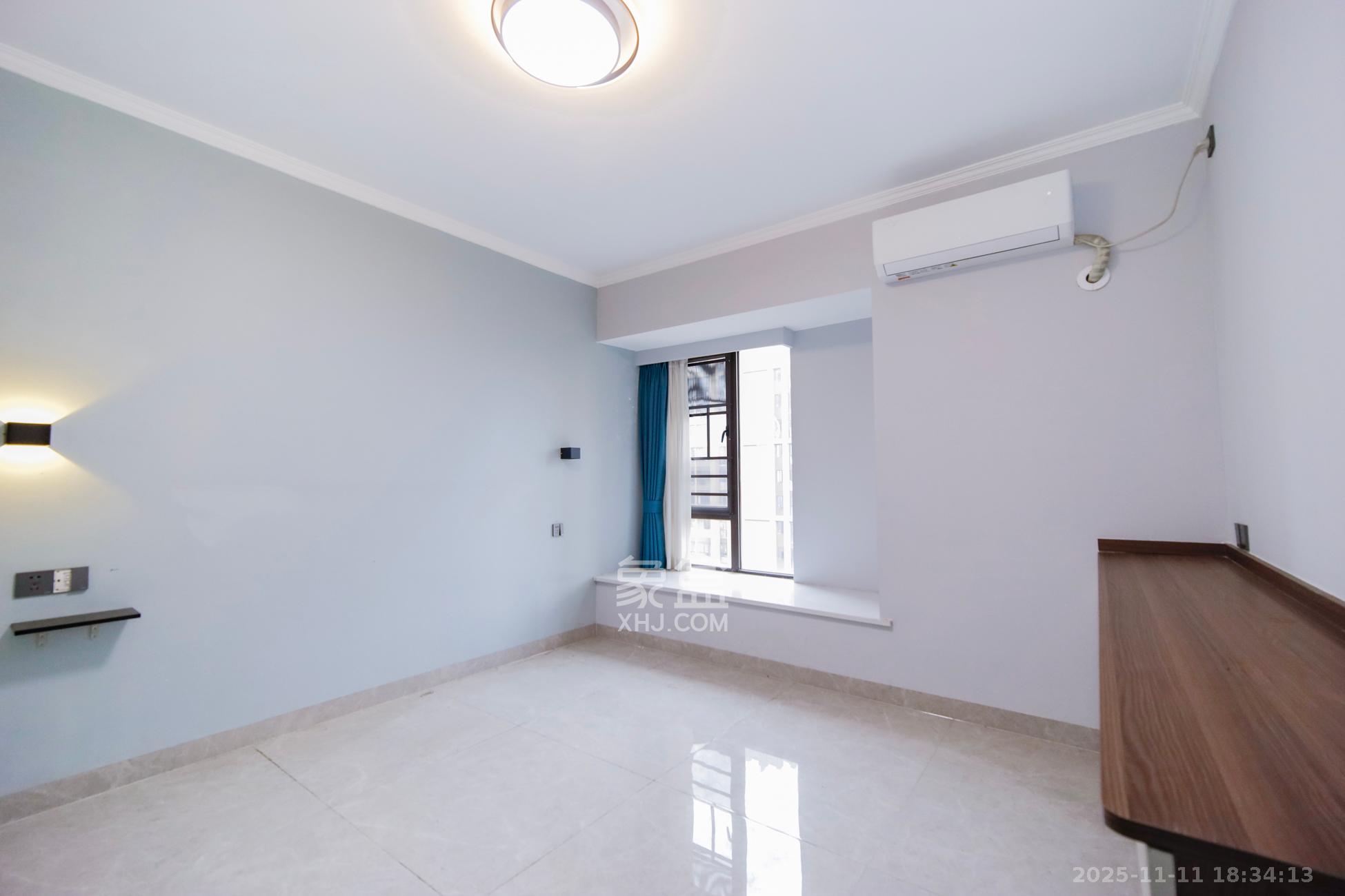 南城印象  4室2厅2卫    118.0万卧室