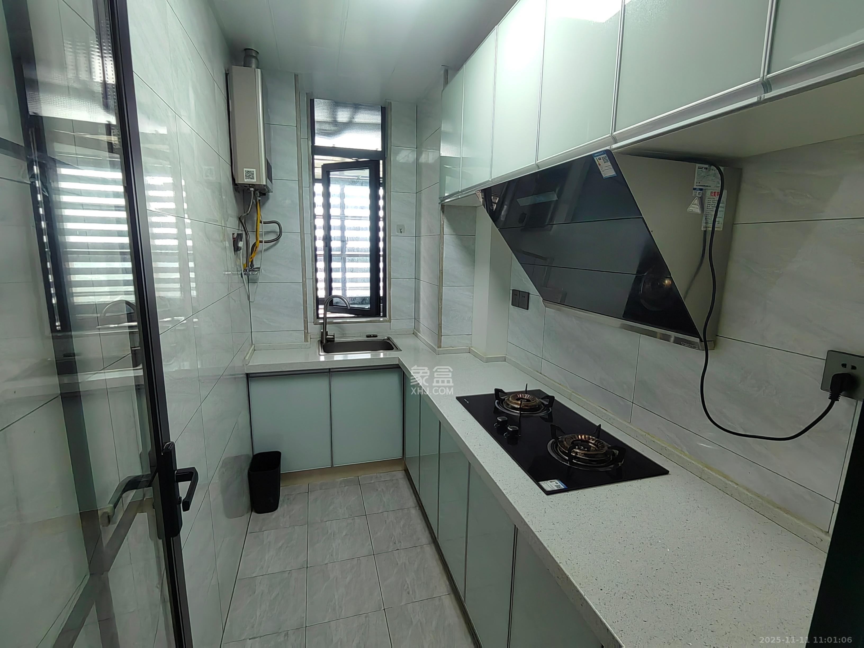 辉宏橄榄城  1室1厅1卫    1400.0元/月室内图