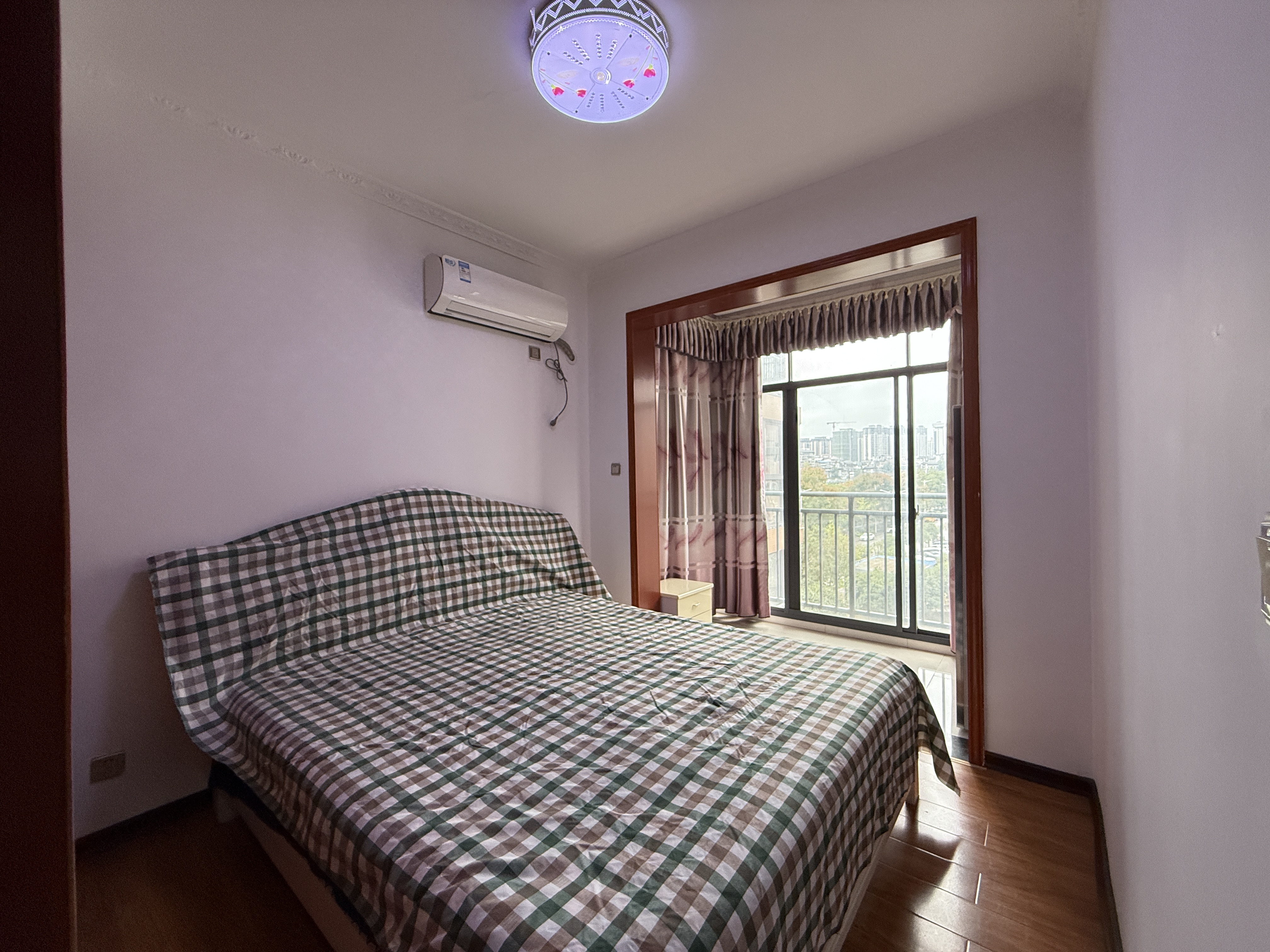 高盛澧园一二期 2室2厅1卫 55.0万 高盛澧园一二期 2室2厅1卫 55.0万客厅