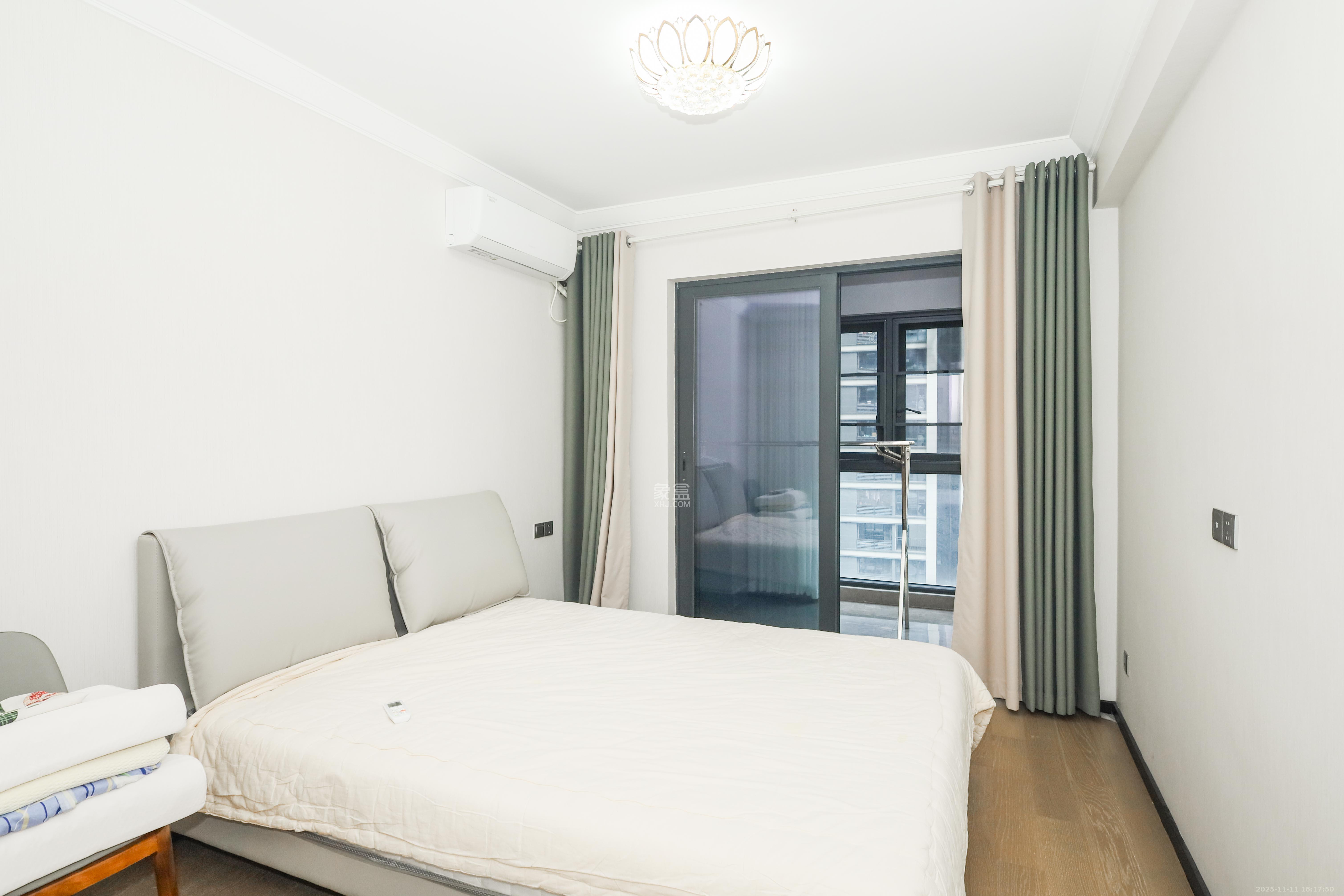 中海阅溪府  4室2厅2卫    192.0万卧室