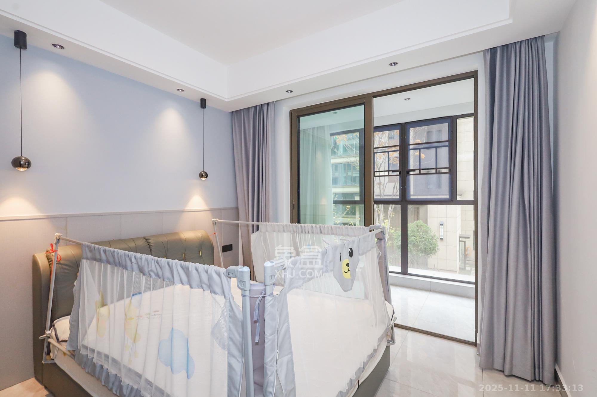 正荣滨江紫阙台  4室2厅3卫    330.0万卧室