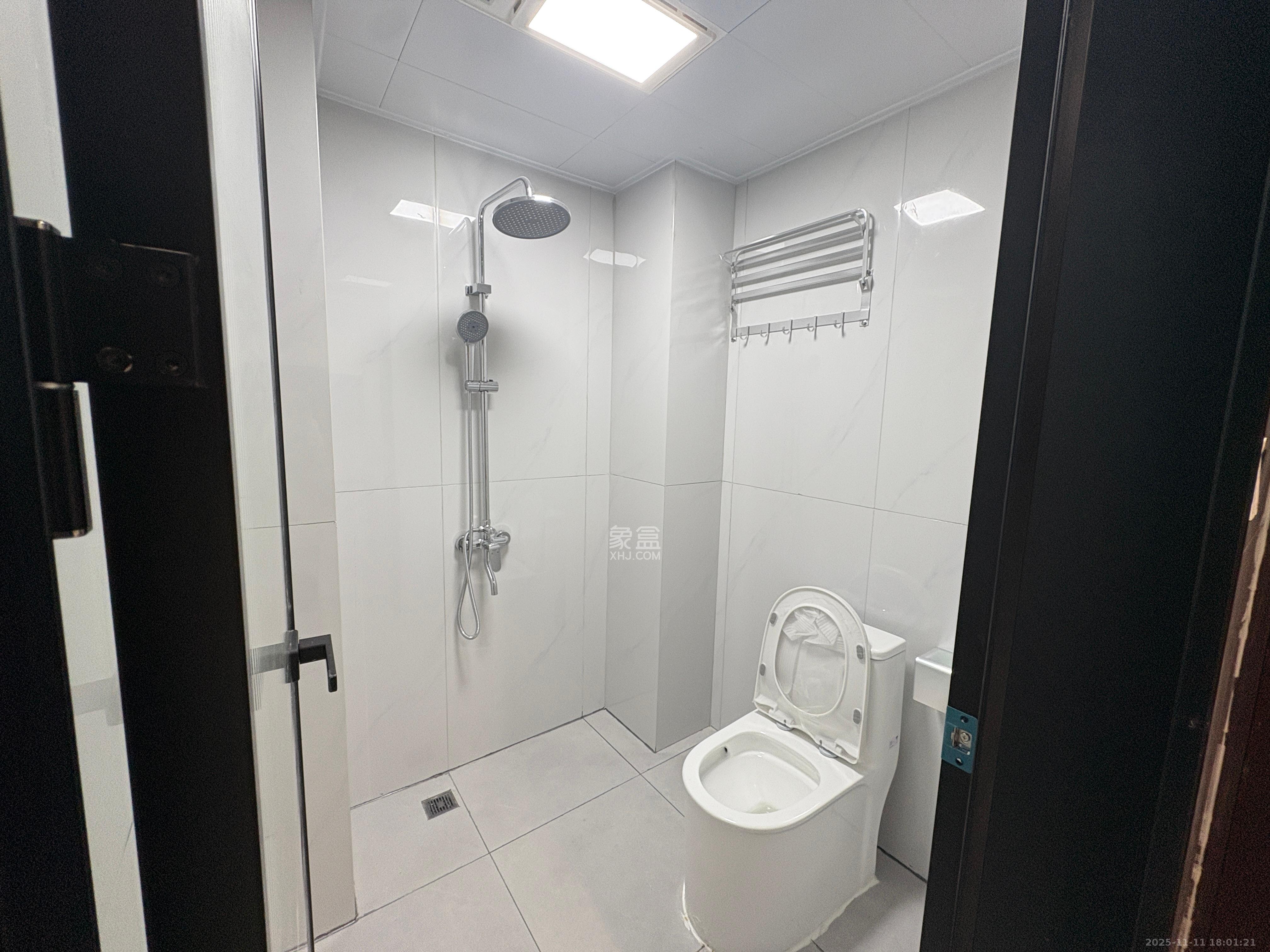 裕天国际商汇中心  1室0厅0卫    1800.0元/月室内图