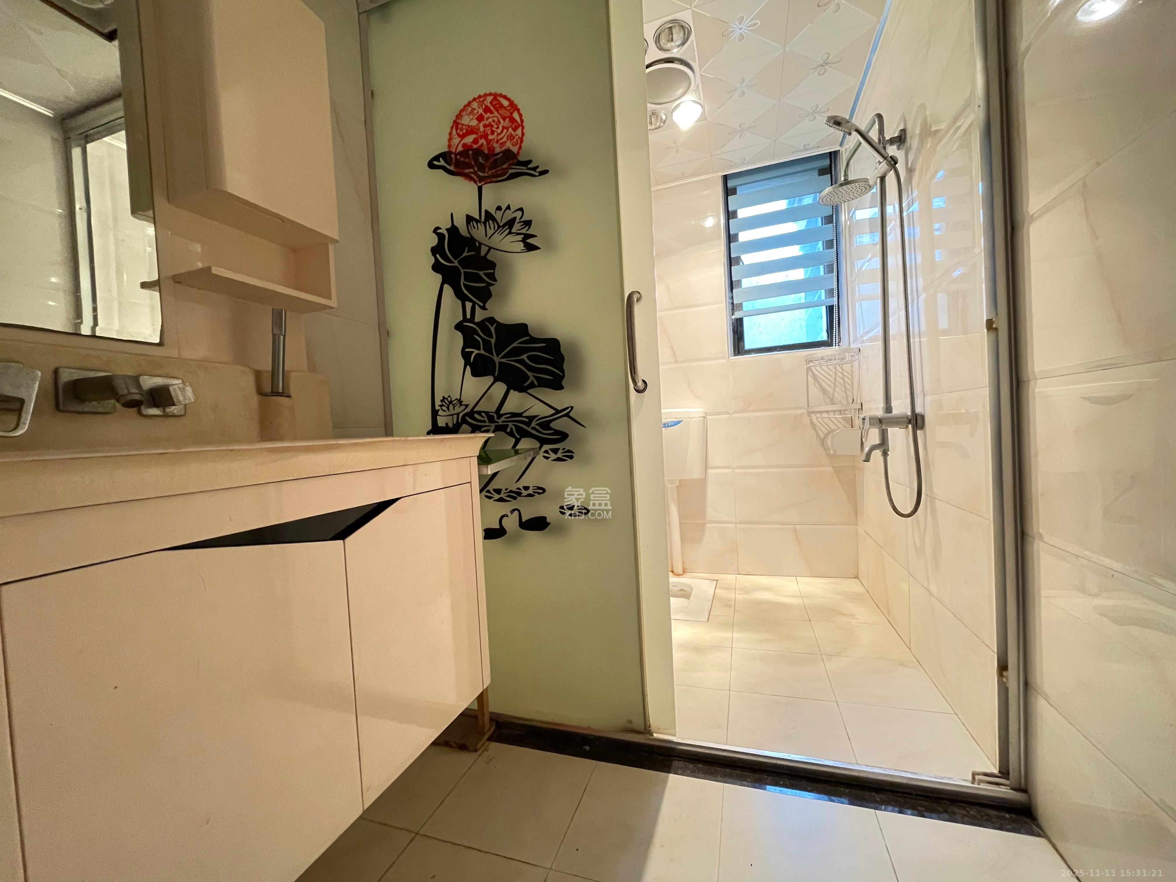 保利麓谷林语B区  1室2厅1卫    2600.0元/月