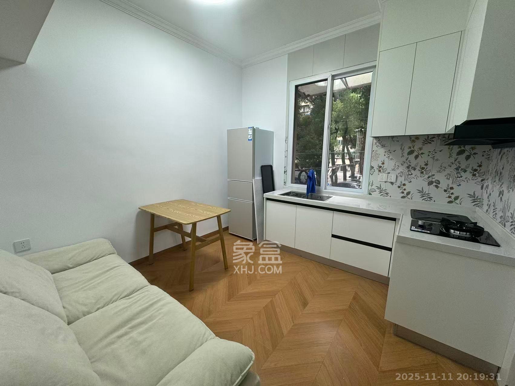 安塑宿舍  1室1厅1卫    2100.0元/月室内图