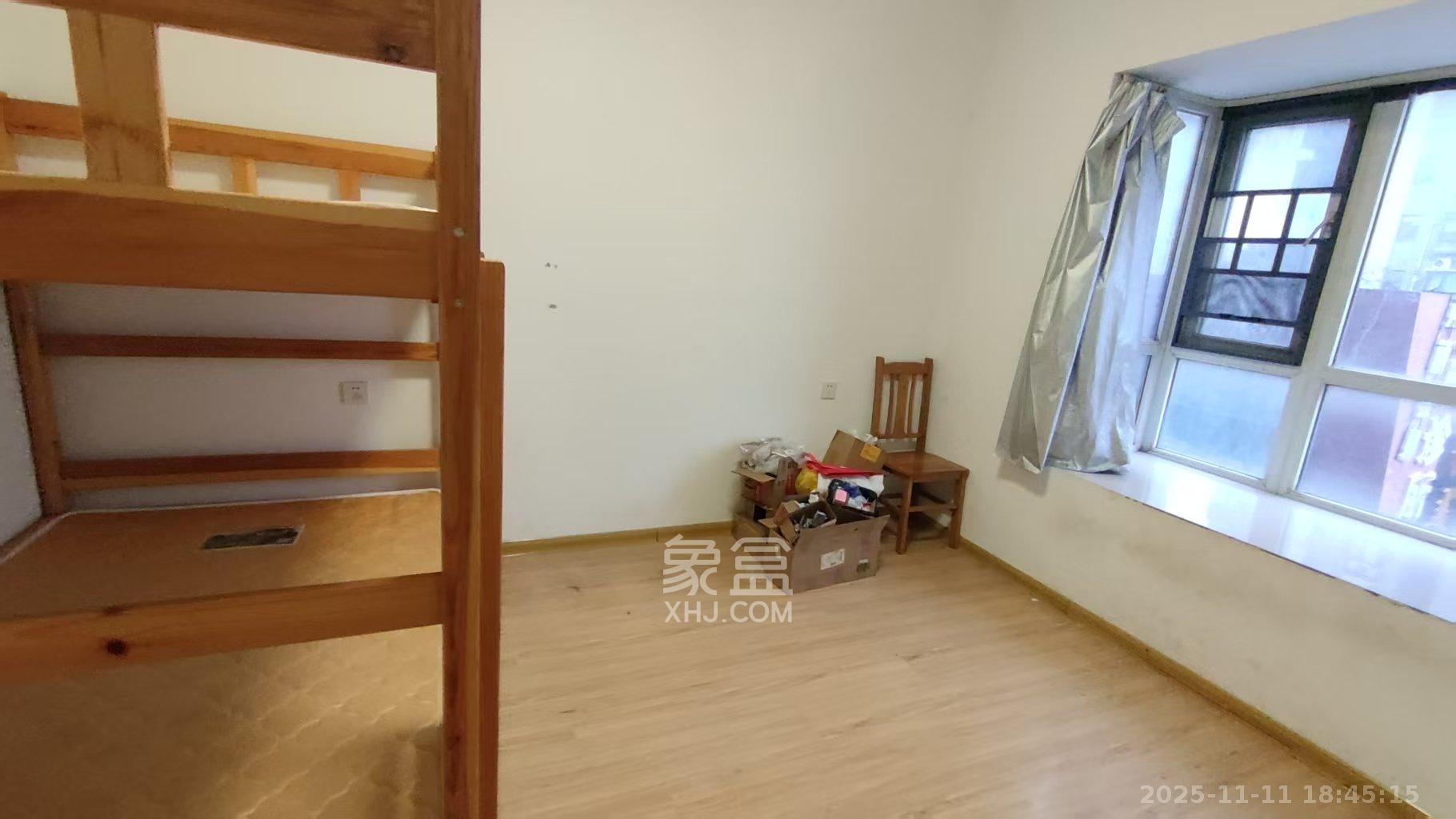 未来城科学家园 4室1厅2卫 2100.0元/月 未来城科学家园 4室1厅2卫 2100.0元/月室内图