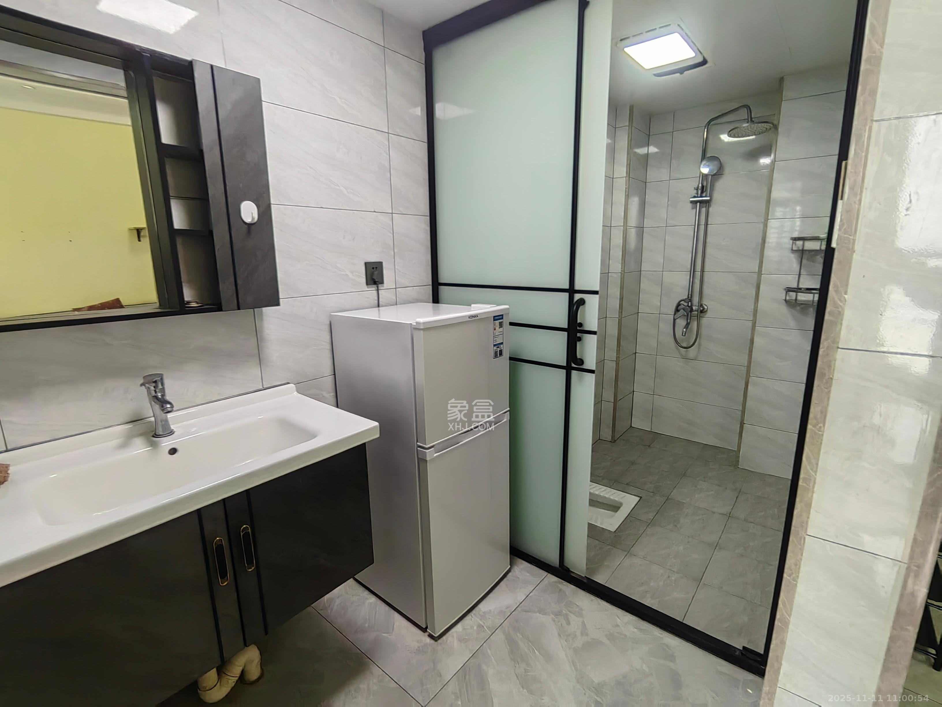 辉宏橄榄城  1室1厅1卫    1400.0元/月室内图