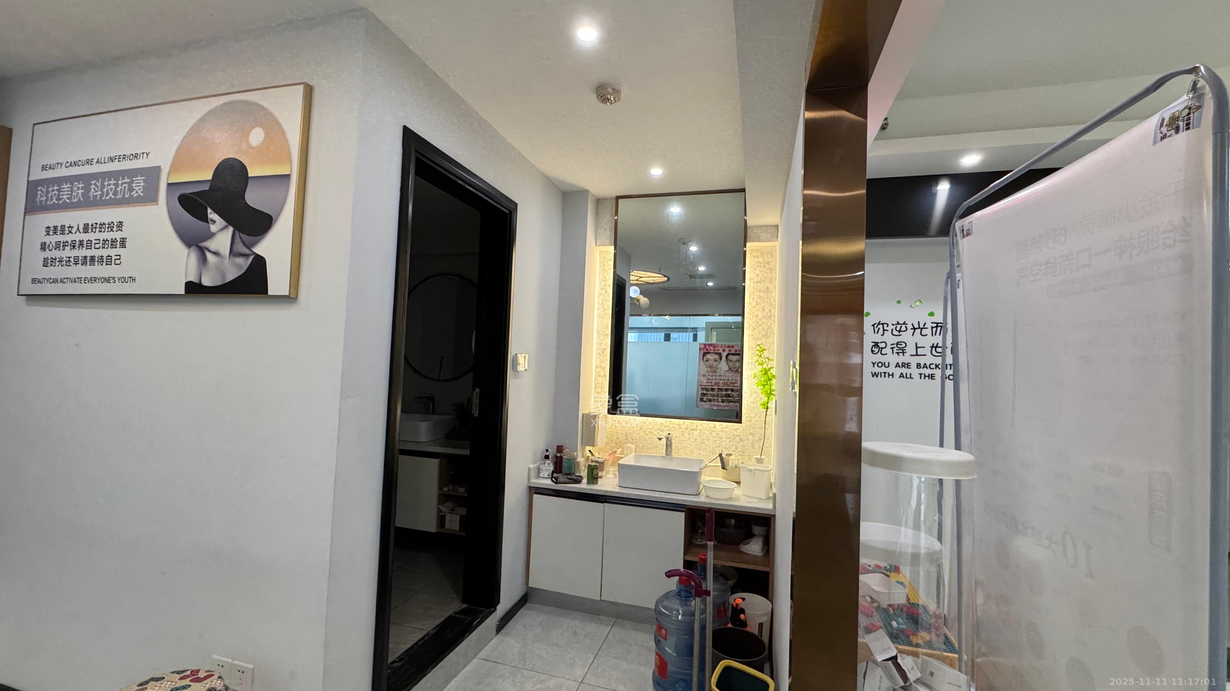 复地星光天地  4室1厅1卫    4500.0元/月室内图