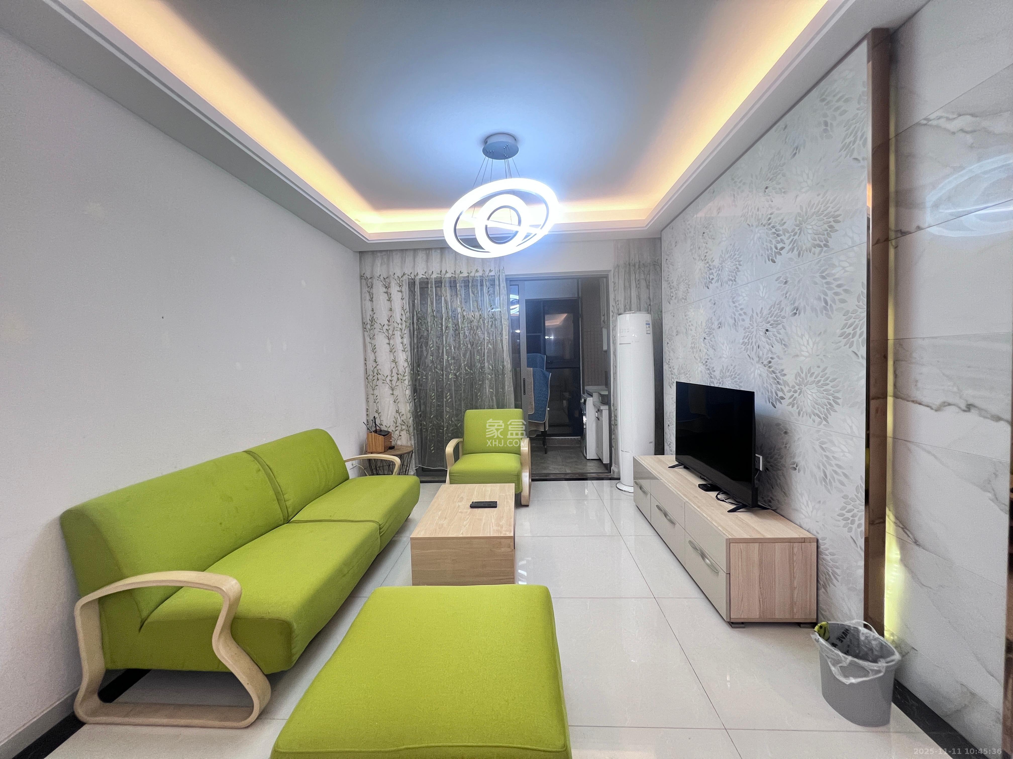 珠江郦城薰衣道  3室3厅1卫    2300.0元/月