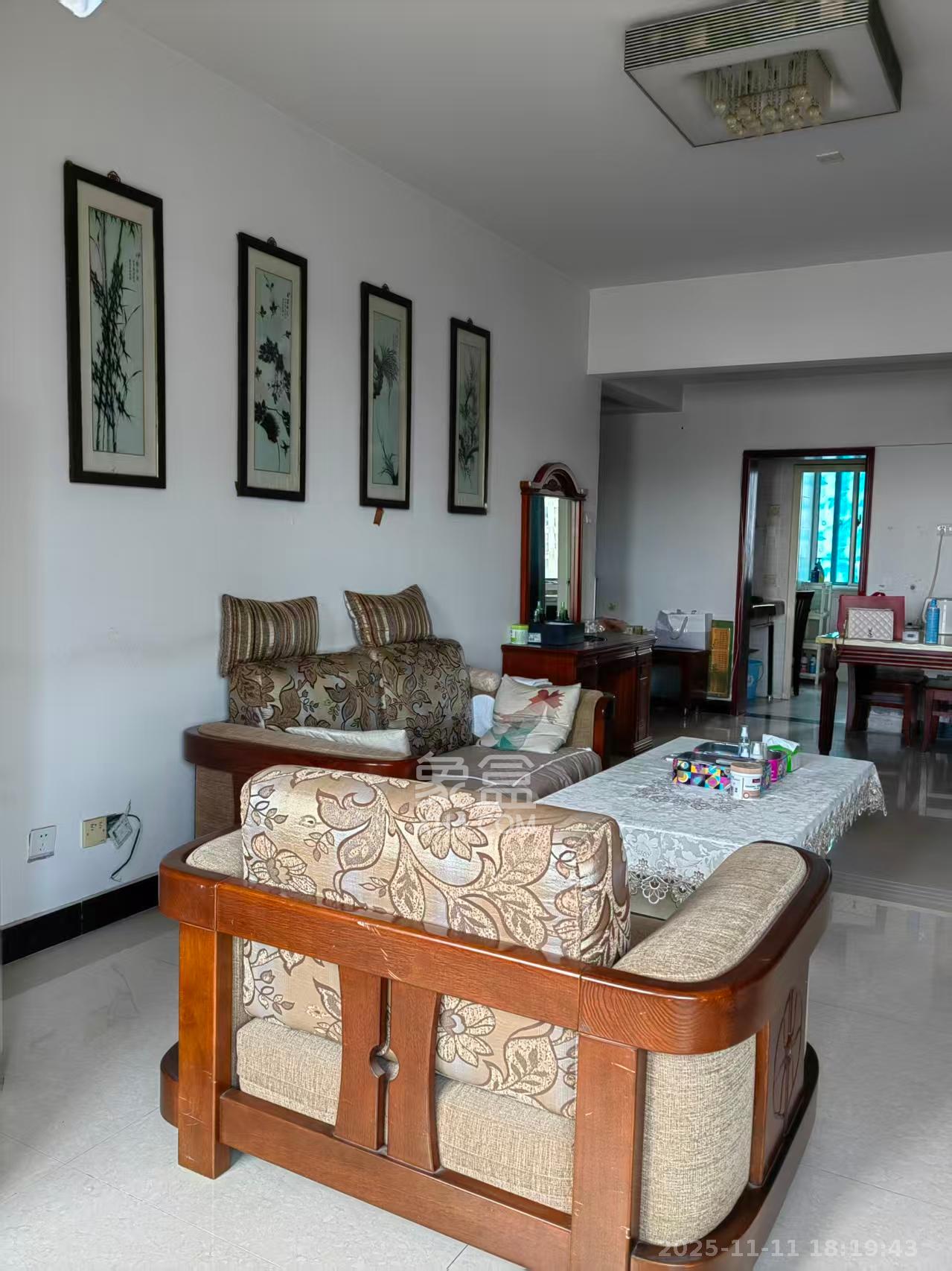 上河国际B座  2室2厅1卫    2400.0元/月室内图