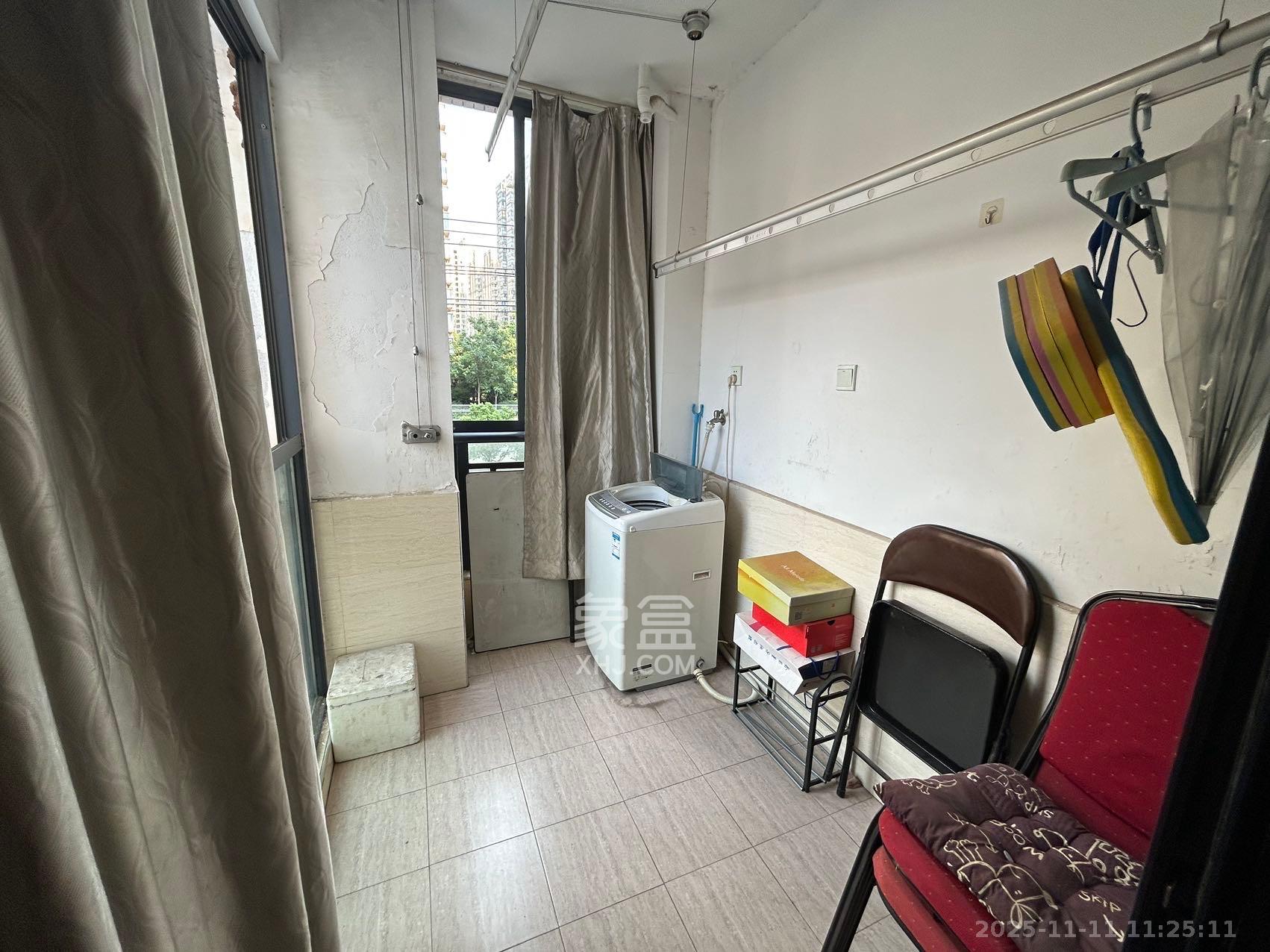 钱隆学府一、二期 2室1厅1卫 1500.0元/月 钱隆学府一、二期 2室1厅1卫 1500.0元/月室内图