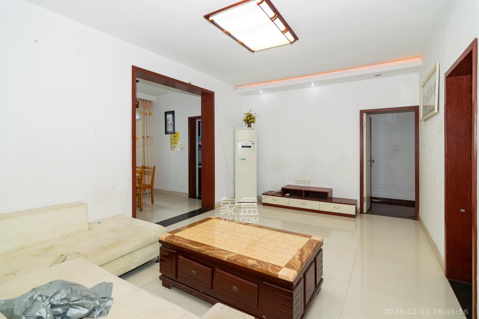 双龙警苑  3室2厅1卫    30.0万