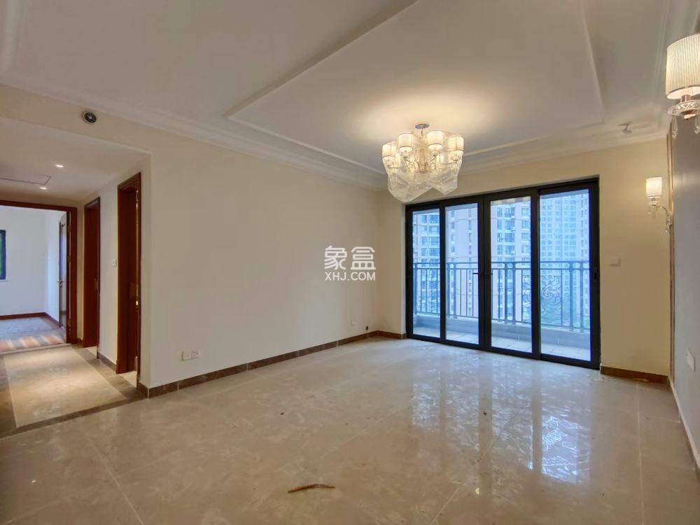 恒大华府  3室2厅2卫    68.0万